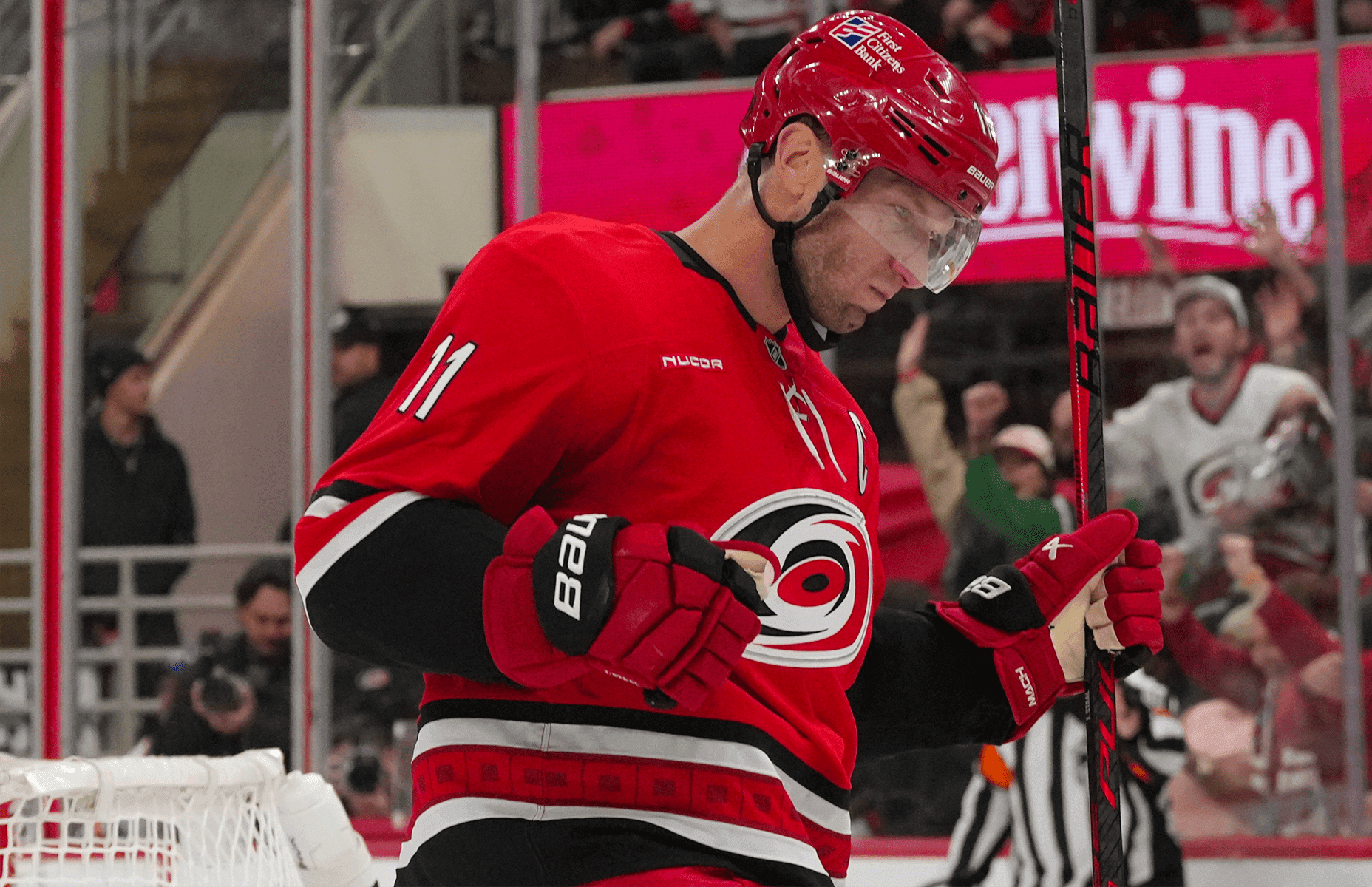 NHL DFS Picks for December 4, 2025: Top Stacks, Best Value Plays & Goalie Targets