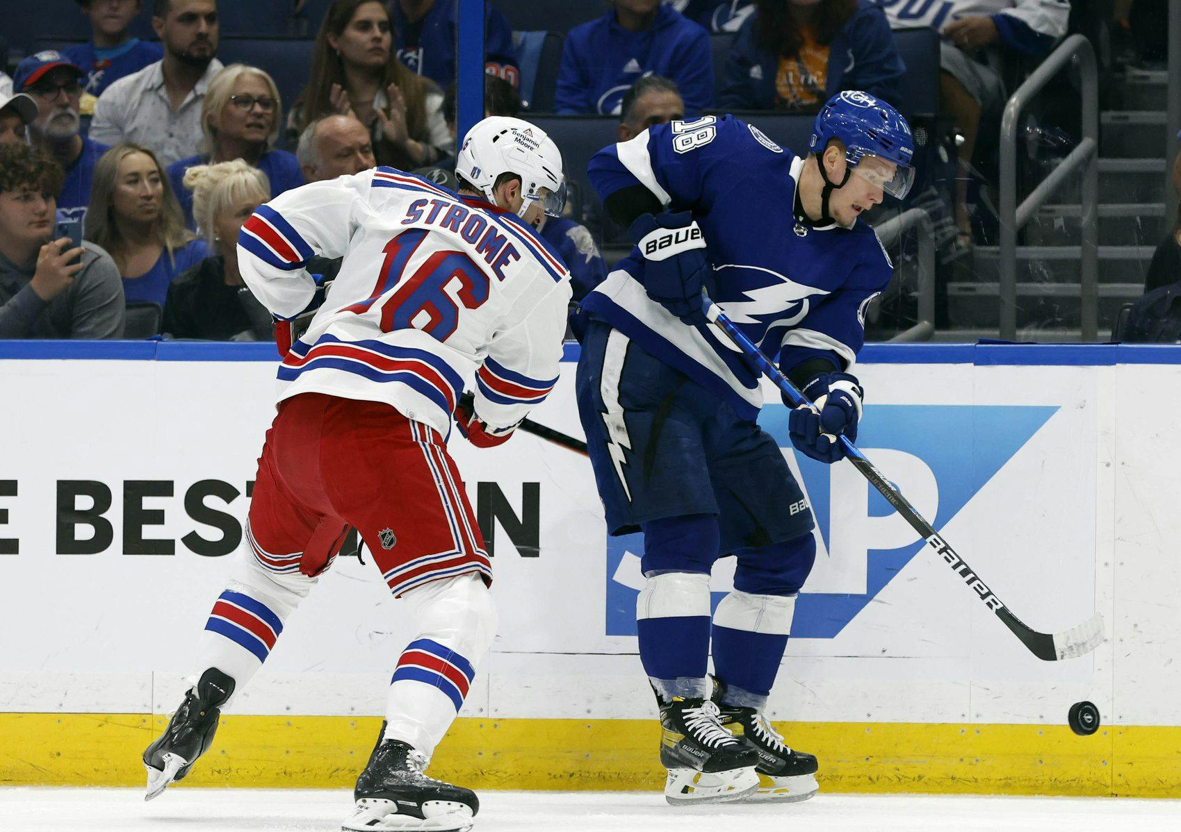 Stanley Cup Playoffs Day 33: Last minute goal from Ondrej Palat gives Tampa  Bay Lightning Game 3 win - Daily Faceoff
