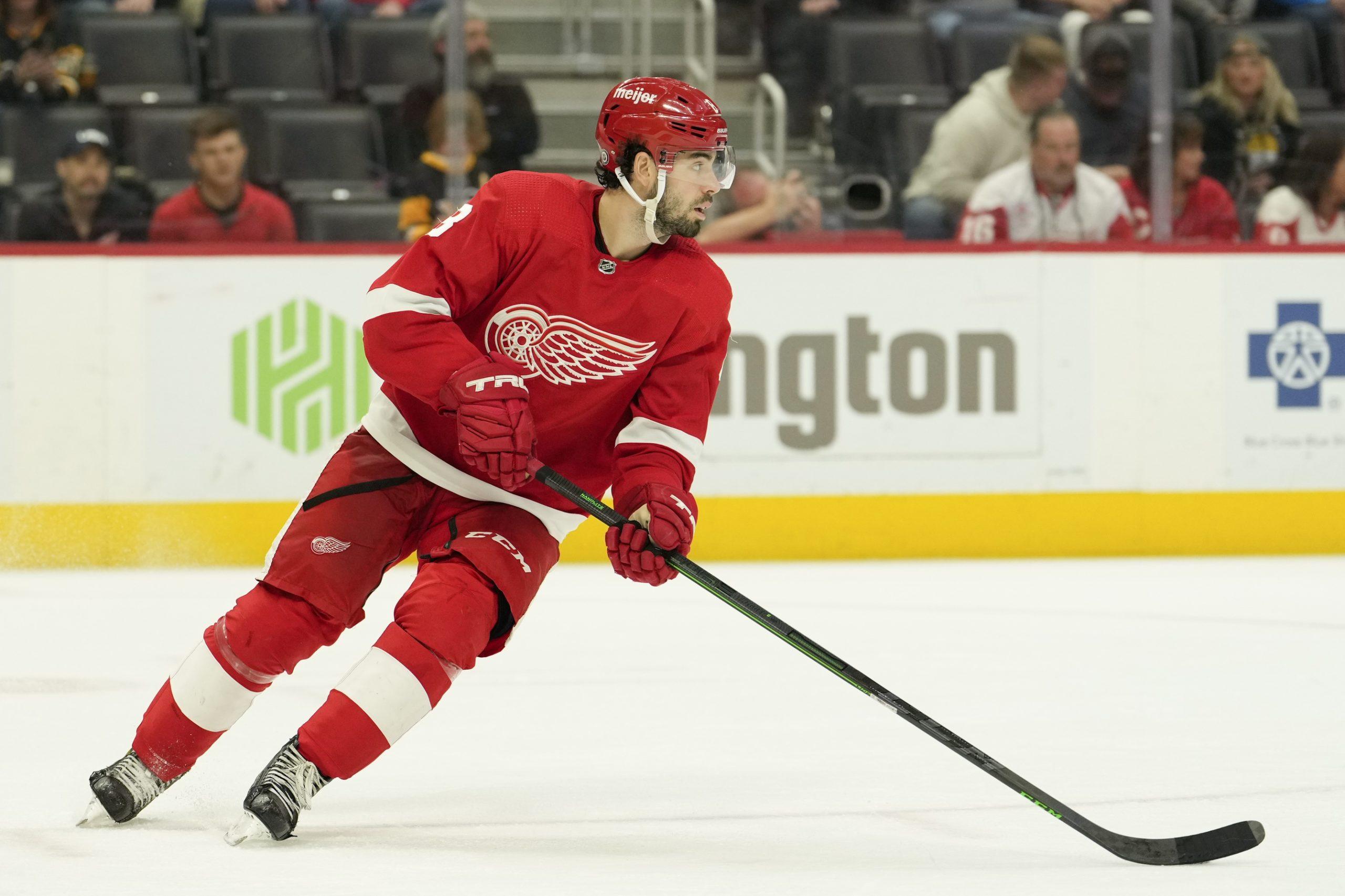 Red Wings’ Jake Walman leaves game vs. Maple Leafs, will not return