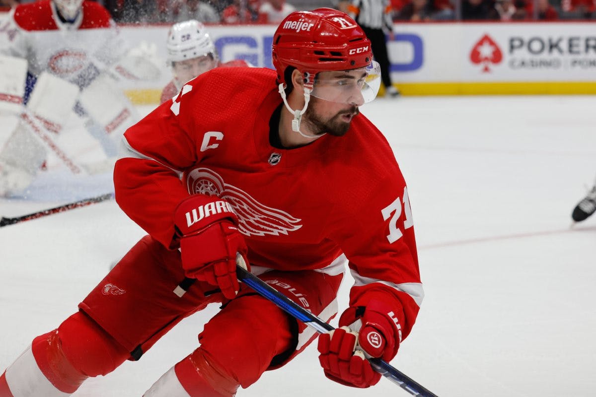 Red Wings' Larkin knocked unconscious after cross-check from behind, National Sports