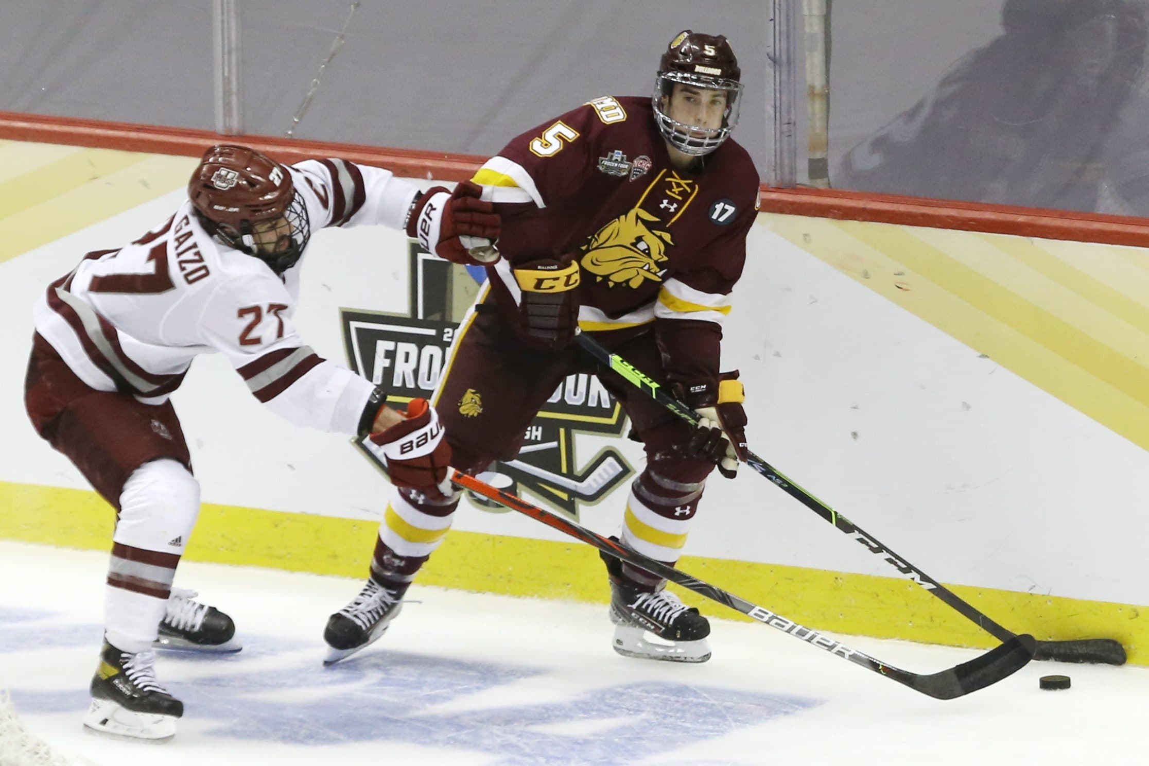 Chicago Blackhawks sign Wyatt Kaiser to entry-level contract