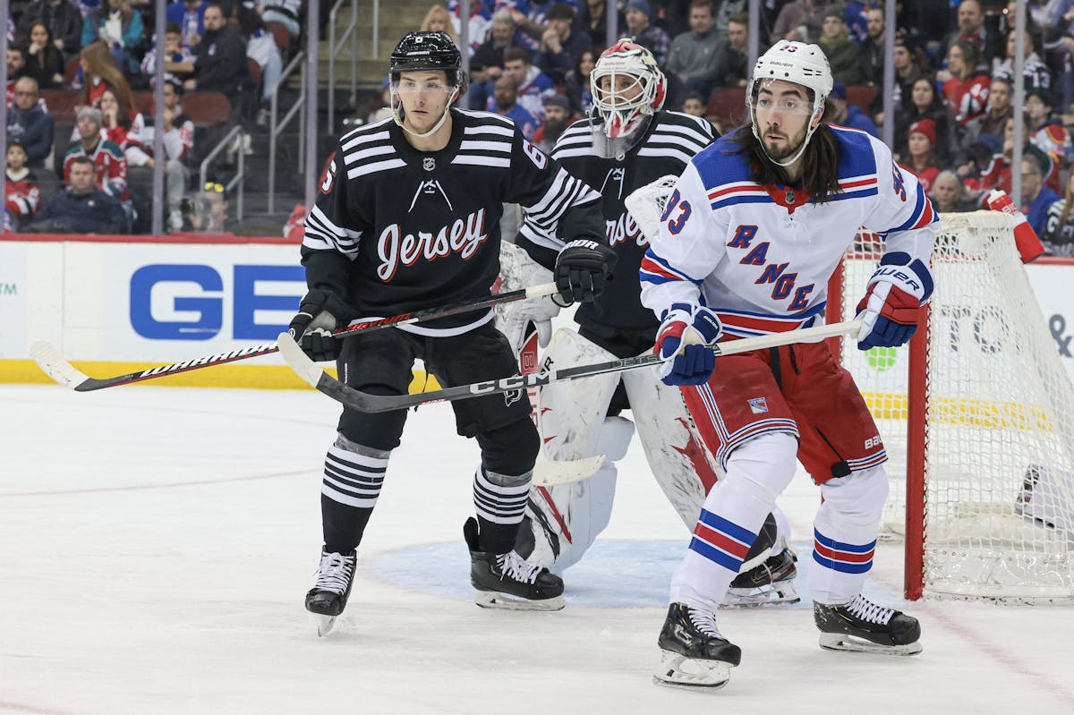 NYR/NJD 1/9 Review: Rangers Blow Away The Devils in Historic