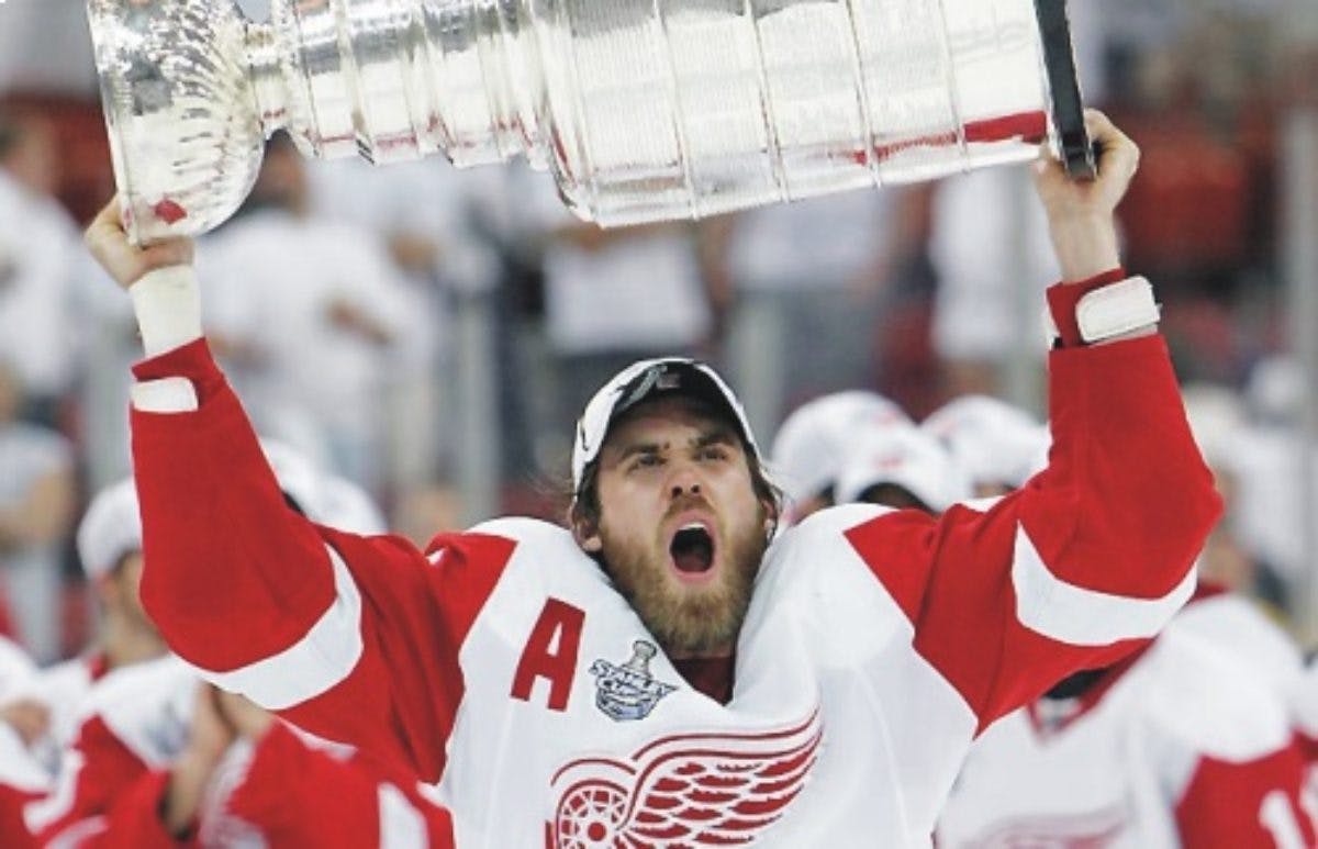 Which former Red Wings have Hall-of-Fame credentials? 