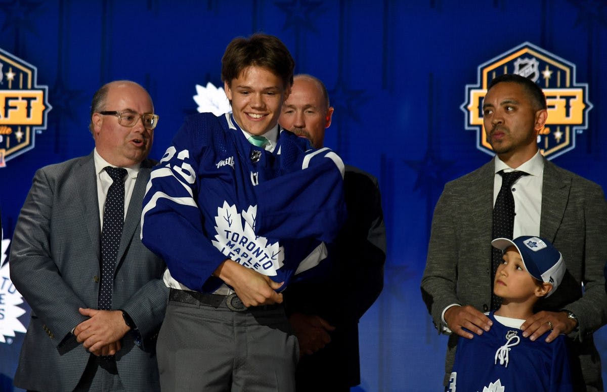 Maple Leafs sign first-round draft pick Easton Cowan to entry-level  contract