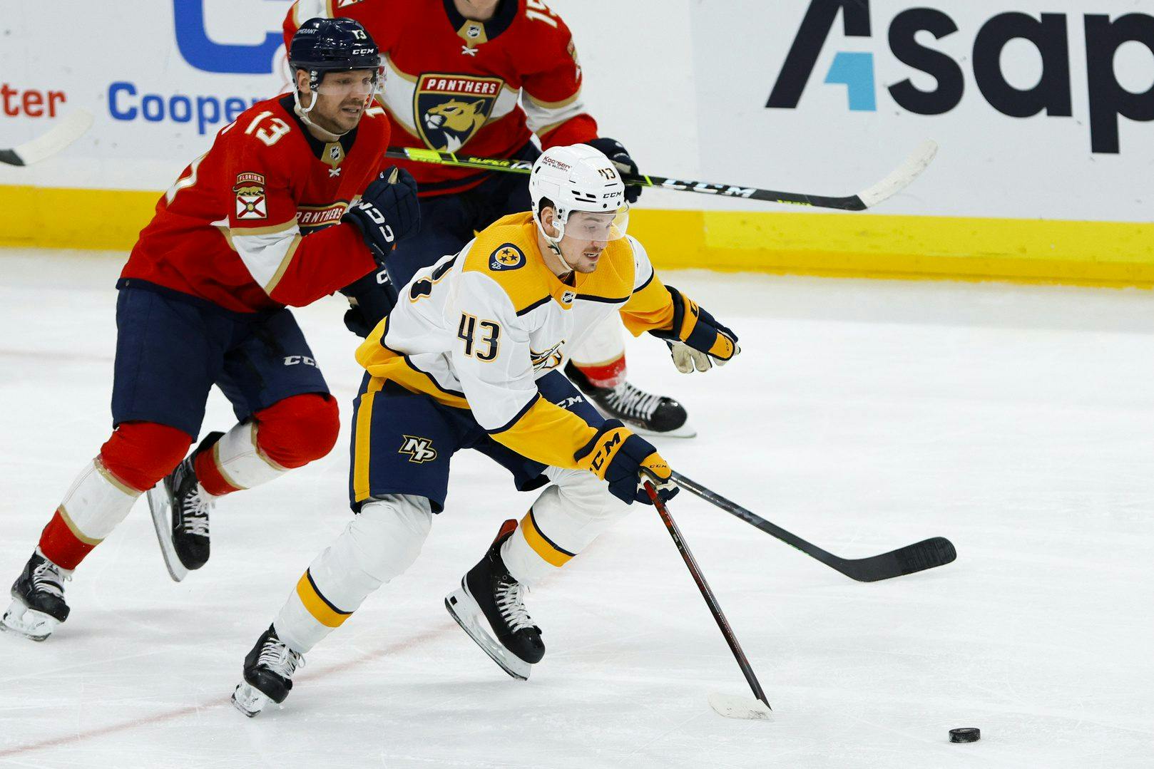 Coyotes sign Nick Bjugstad, Galchenyuk on 1st day of free agency