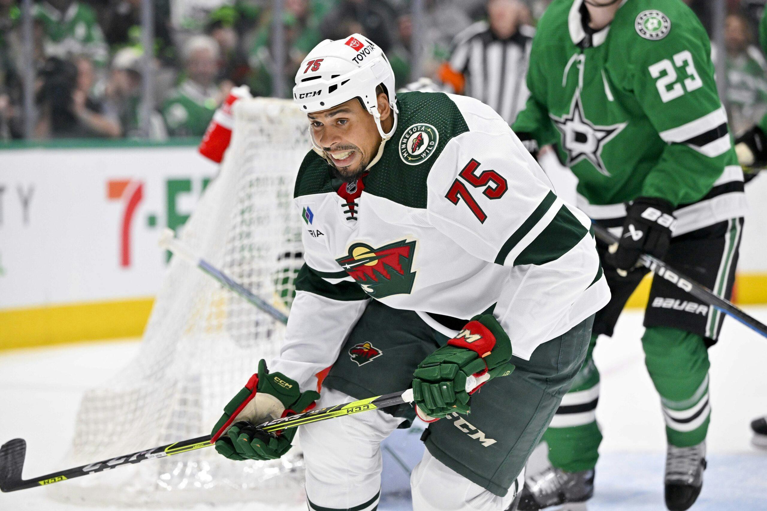Wild acquire rugged forward Ryan Reaves from Rangers for fifth