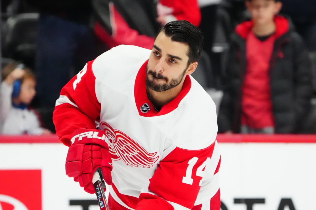 Detroit Red Wings trade Robby Fabbri and 2025 fourthround pick to