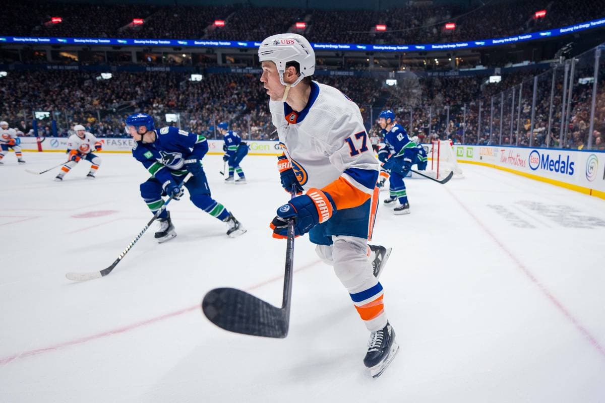 New York Islanders invite Matt Martin to camp on PTO