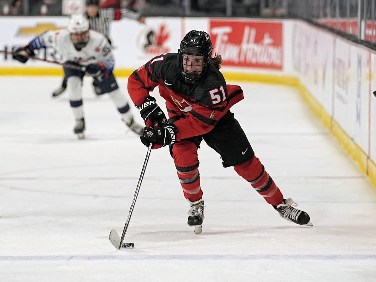 PWHL Toronto signs forward Victoria Bach, defender Emma Buckles joins Ottawa