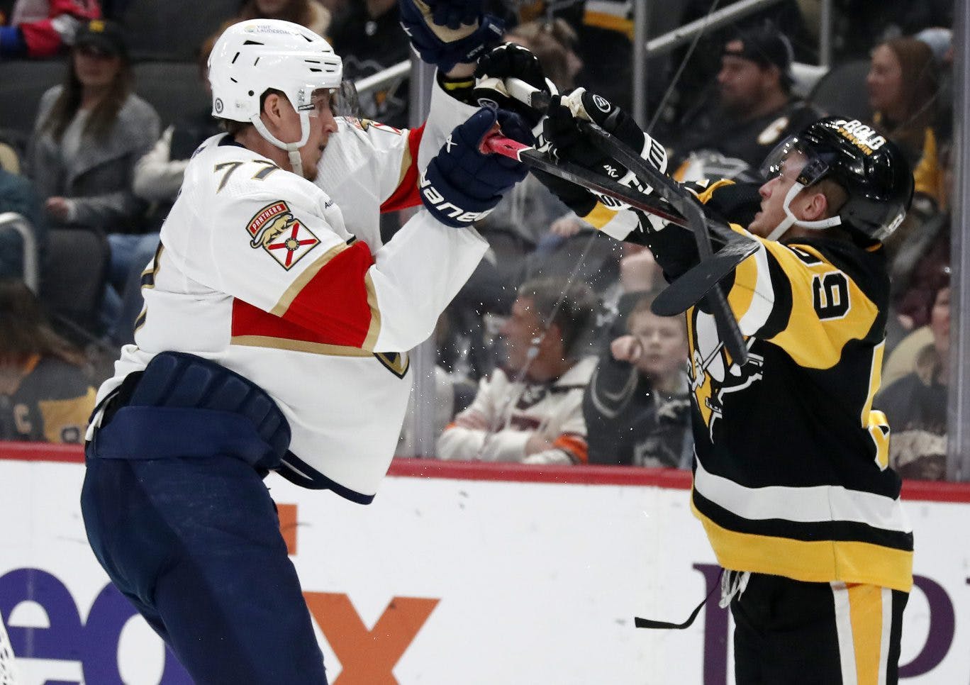 Pittsburgh Penguins’ Jake Guentzel leaves game vs. Panthers with upper-body injury