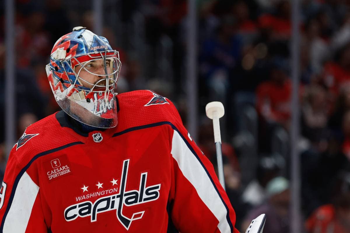 Washington Capitals goaltender Charlie Lindgren