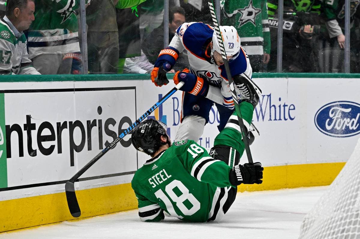 Dallas Stars forward Sam Steel, Edmonton Oilers defenseman Vincent Desharnais