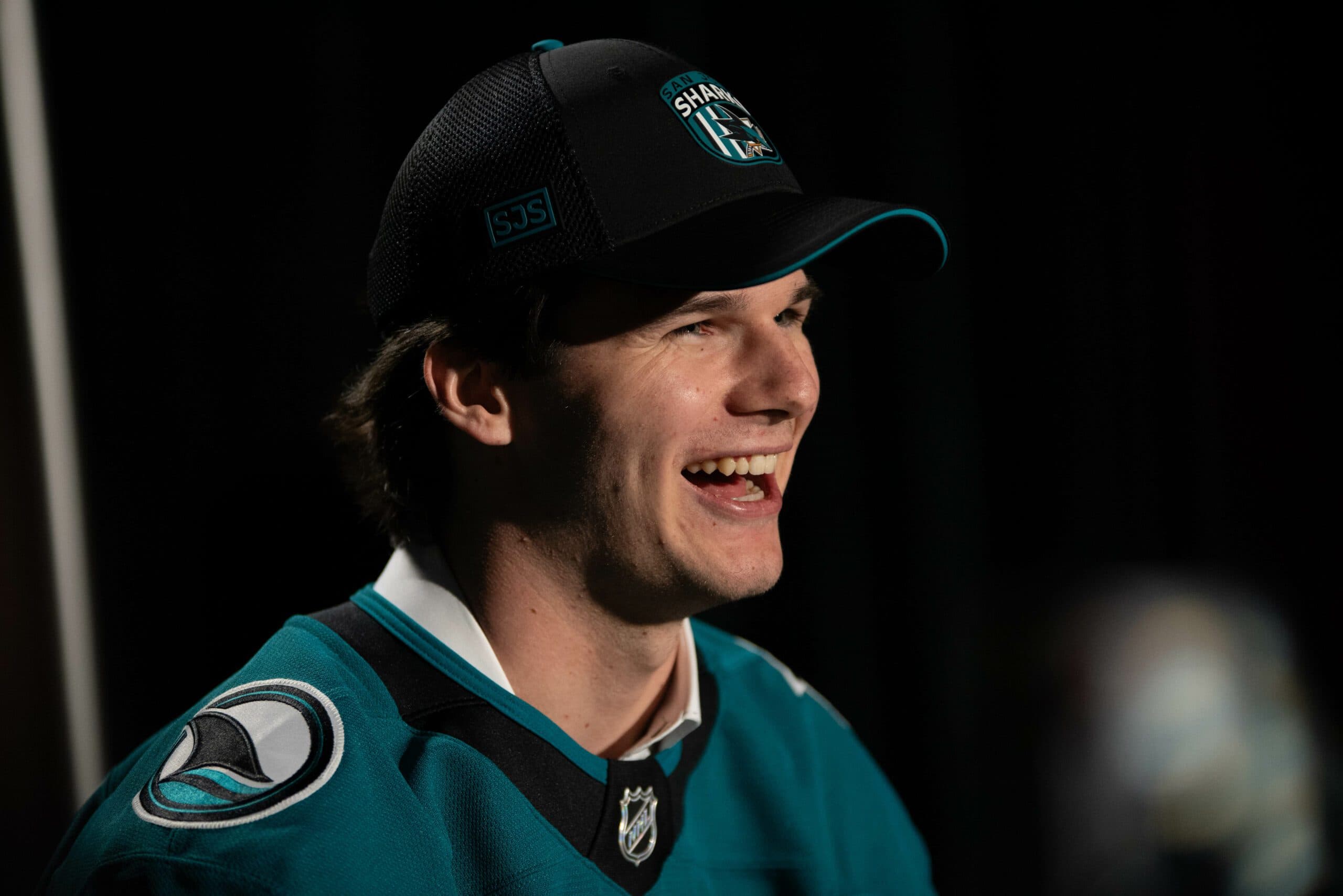 Sharks sign 2024 first-round pick Sam Dickinson to entry-level deal