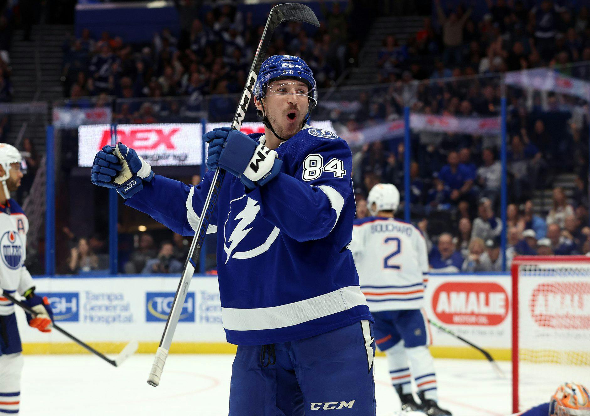Tampa Bay Lightning trade Tanner Jeannot to Los Angeles Kings