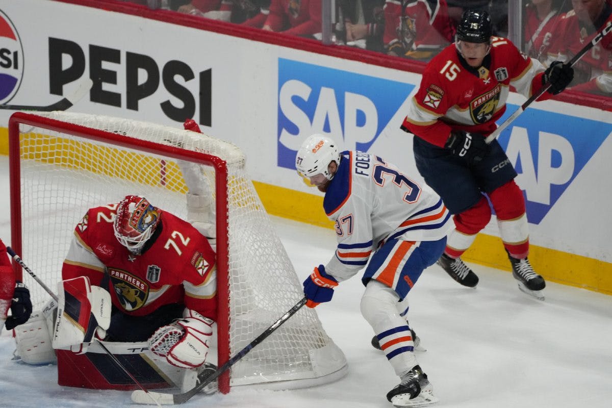 Oilers’ Warren Foegele ejected for kneeing vs. Panthers