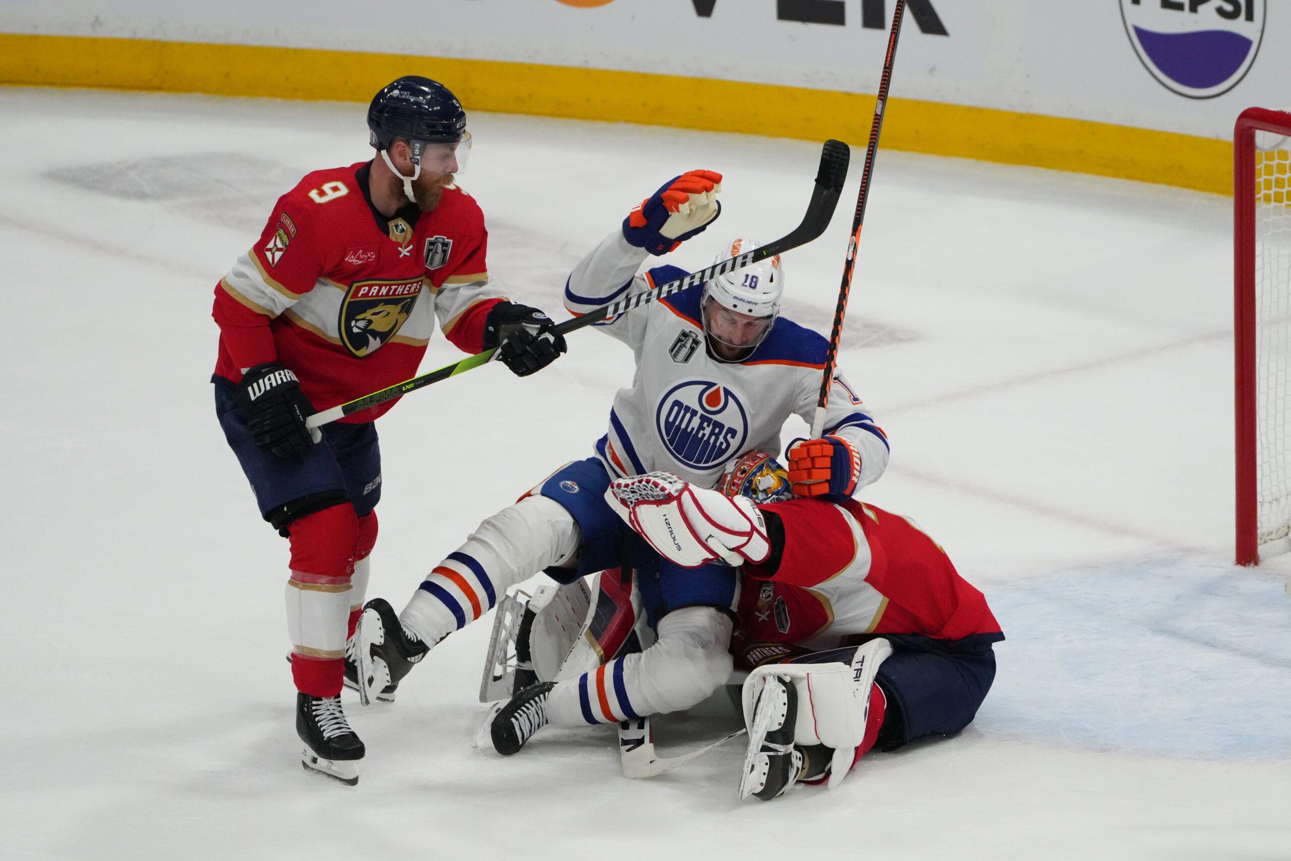 Florida Panthers Sam Bennett and Sergei Bobrovsky try to fend off Zach Hyman of the Edmonton Oilers for NHL betting promos 6.15