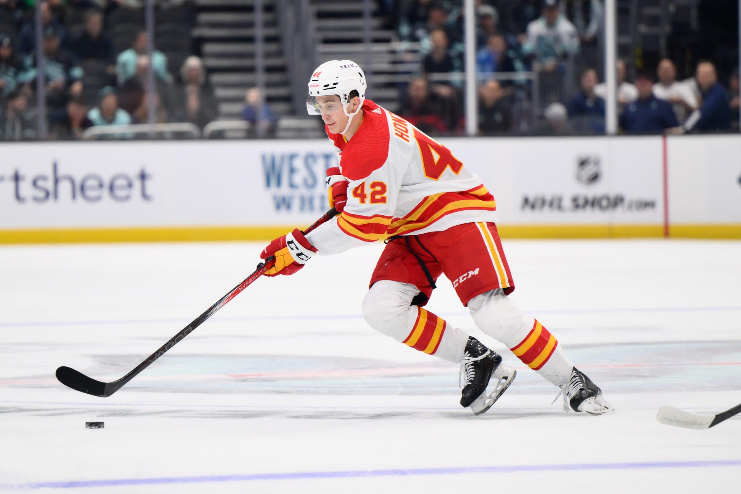 Calgary Flames’ Sam Honzek week-to-week with upper-body injury