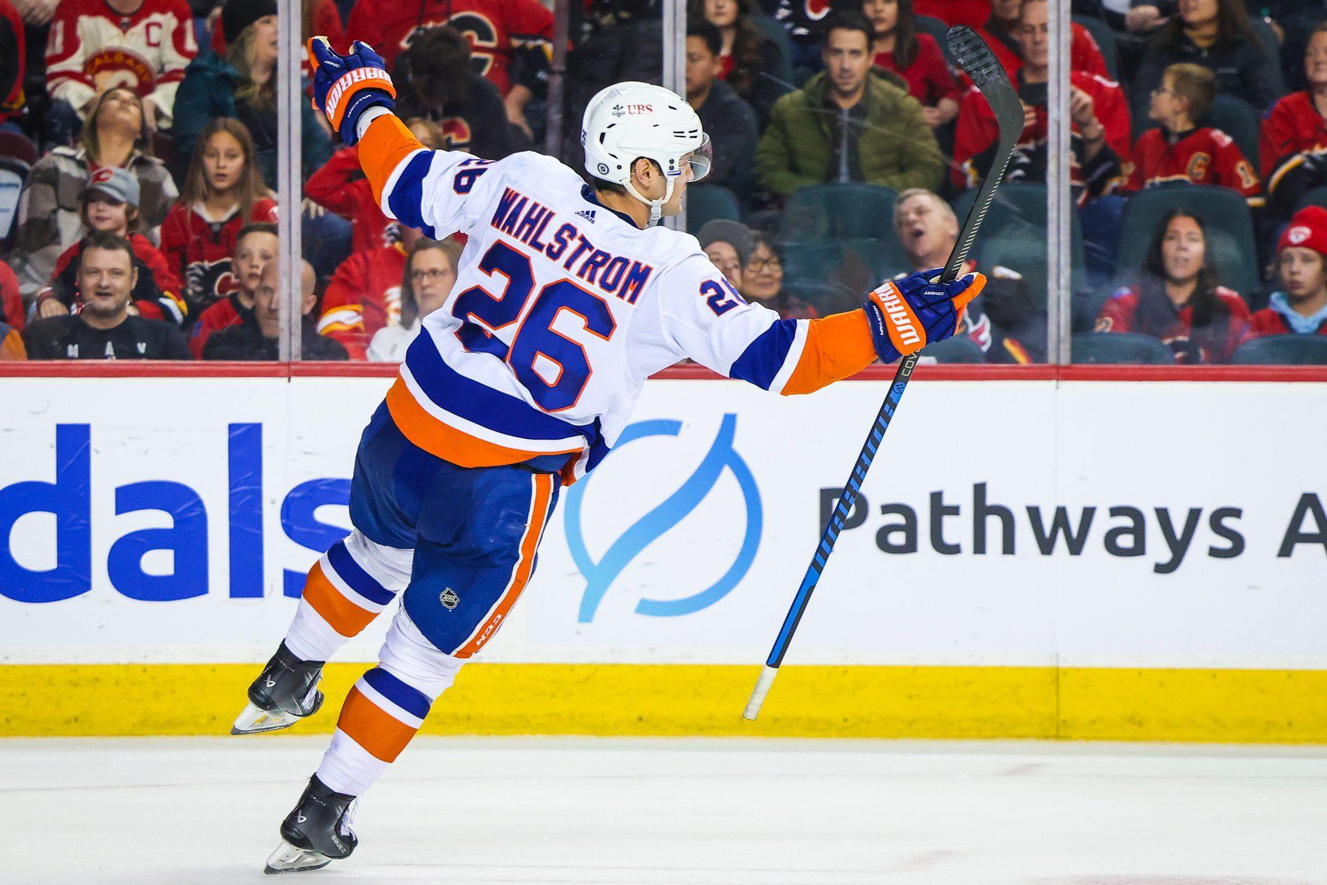 New York Islanders re-sign forward Oliver Wahlstrom to one-year contract