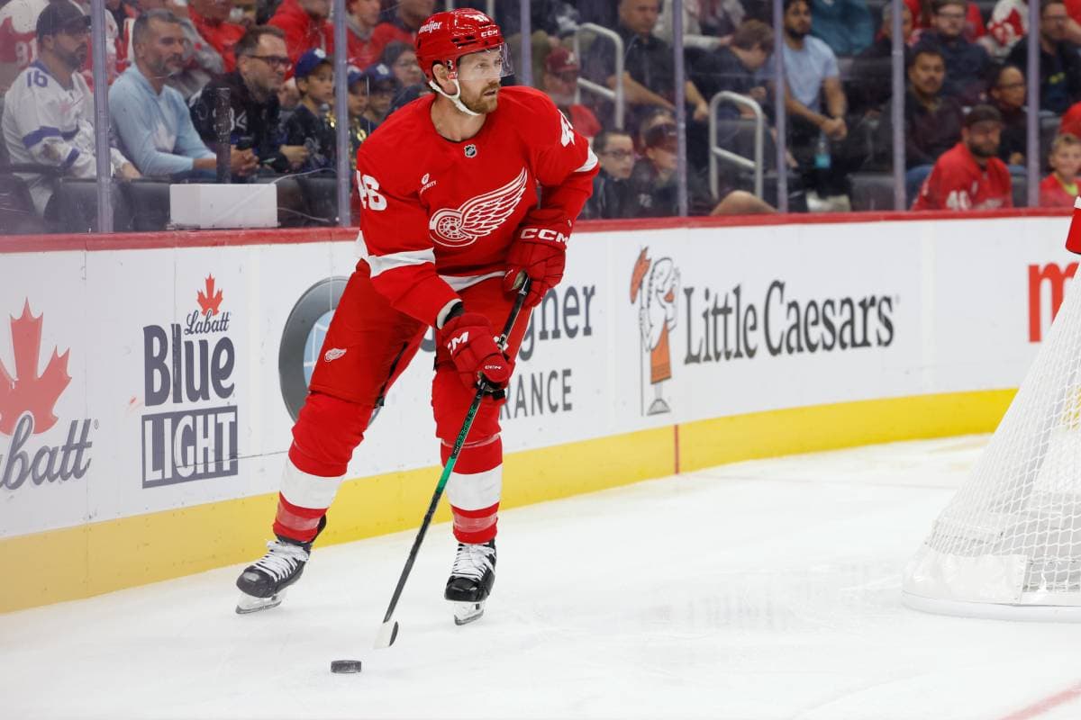 Red Wings’ Jeff Petry leaves game against Penguins with upper-body injury