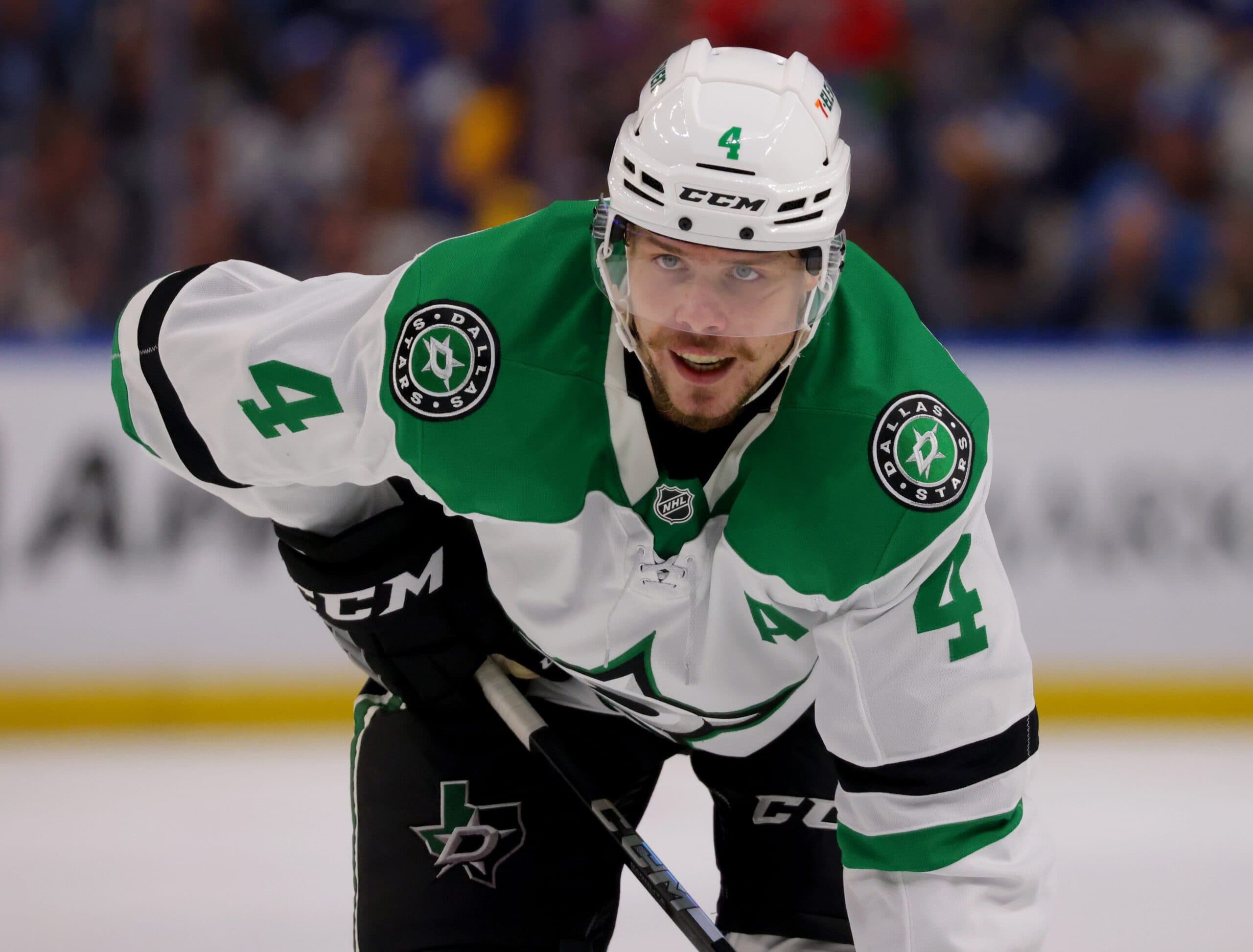 Stars’ Miro Heiskanen had knee surgery, out month-to-month