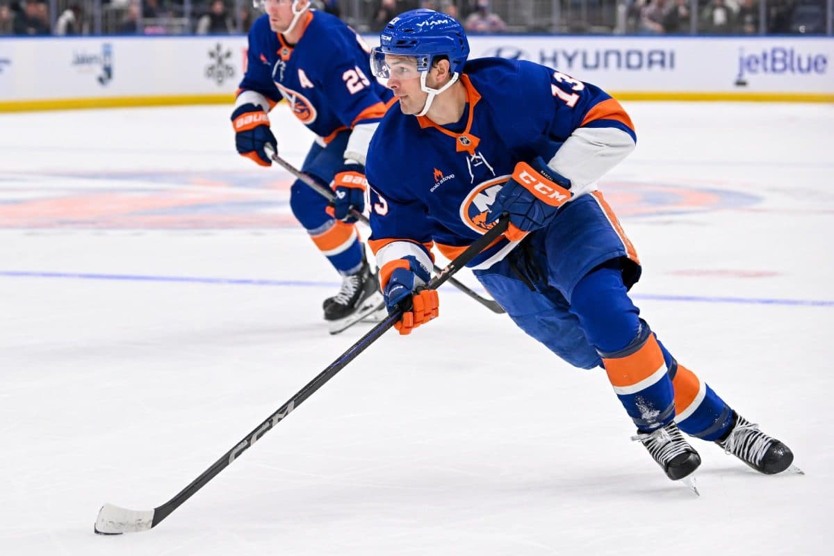 Islanders’ Mat Barzal, Adam Pelech out 4-6 weeks with upper-body injuries