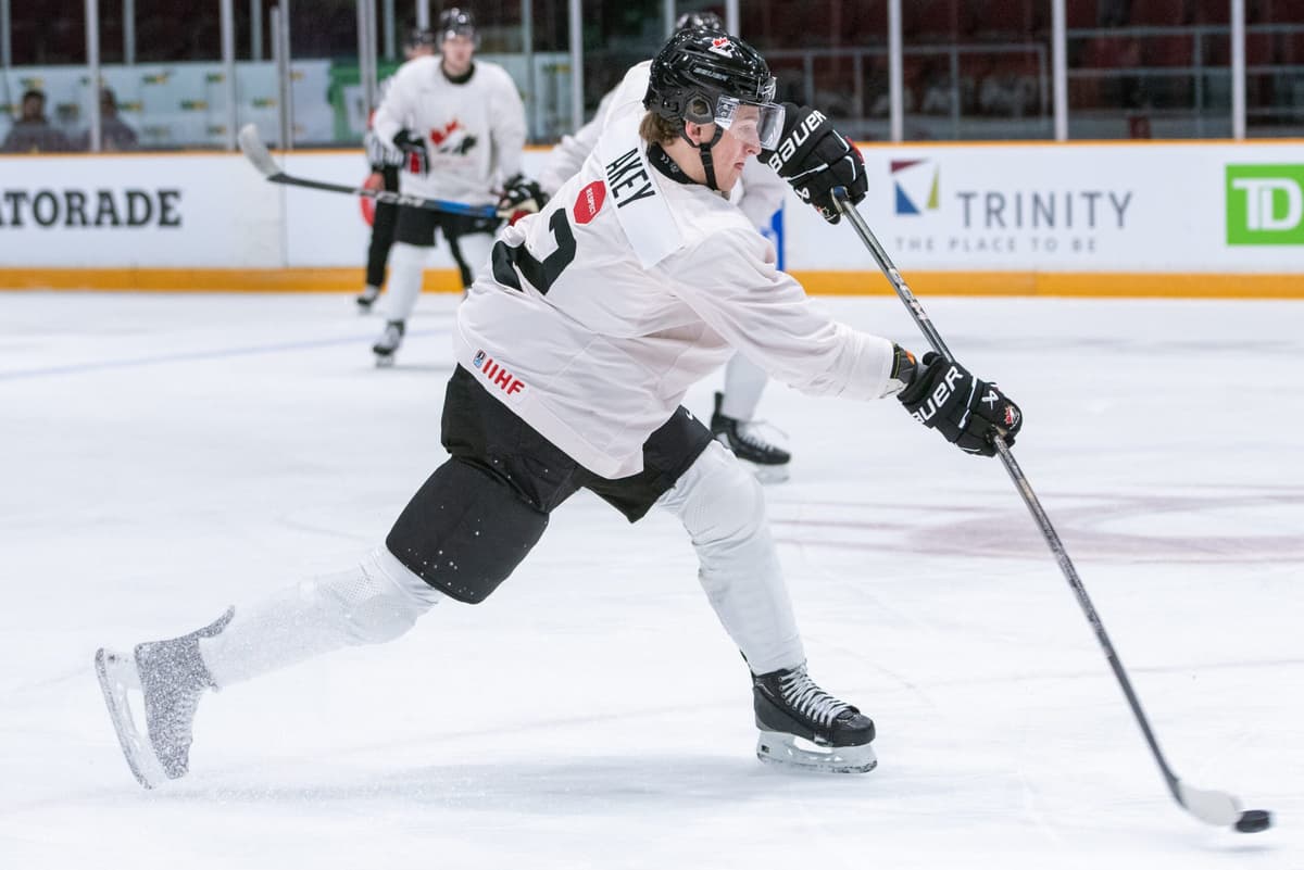 After overcoming shoulder injuries, Oilers’ Beau Akey is chasing Canadian World Juniors spot