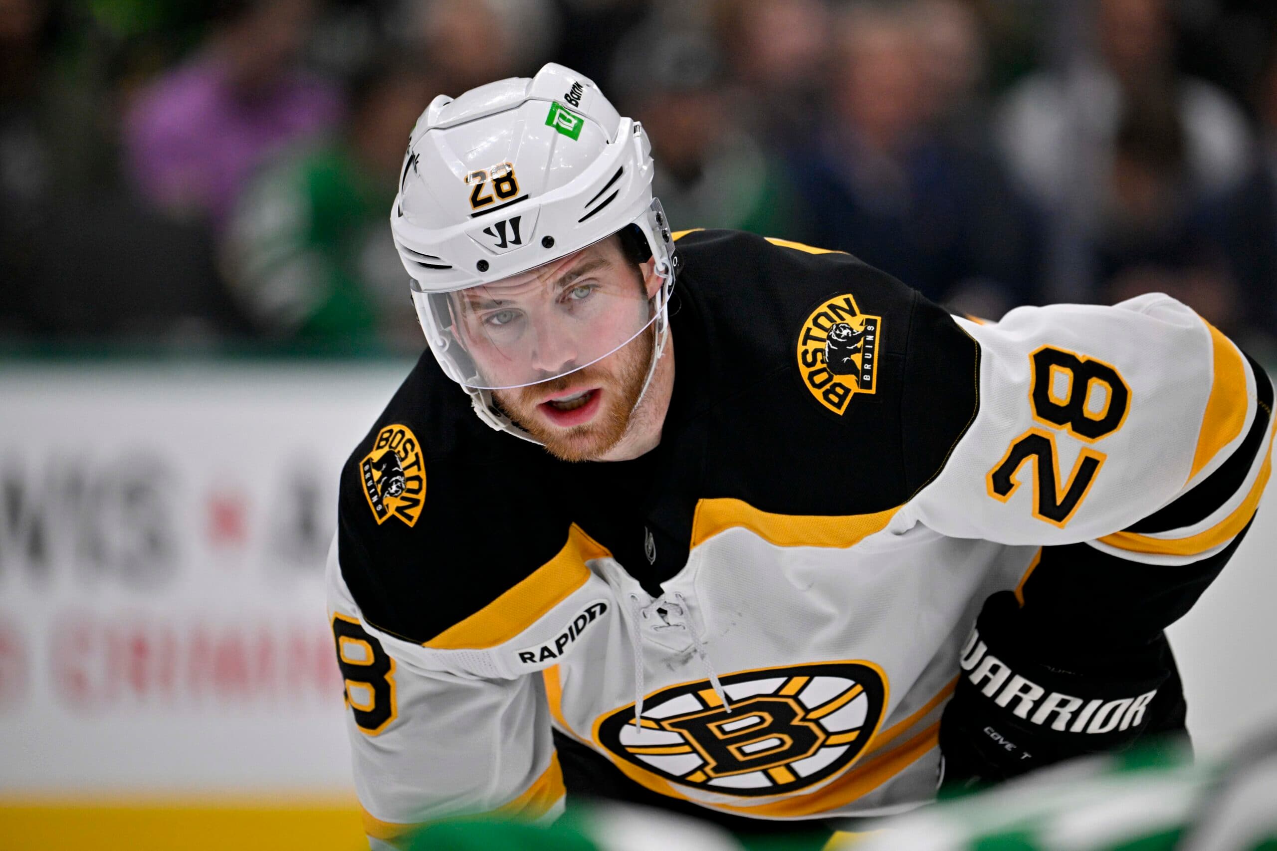 Bruins’ Elias Lindholm exits game vs Kraken with upper-body injury