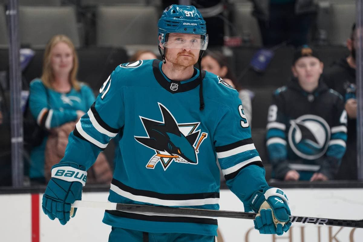 Sharks’ Carl Grundstrom leaves game vs. Flames with undisclosed injury