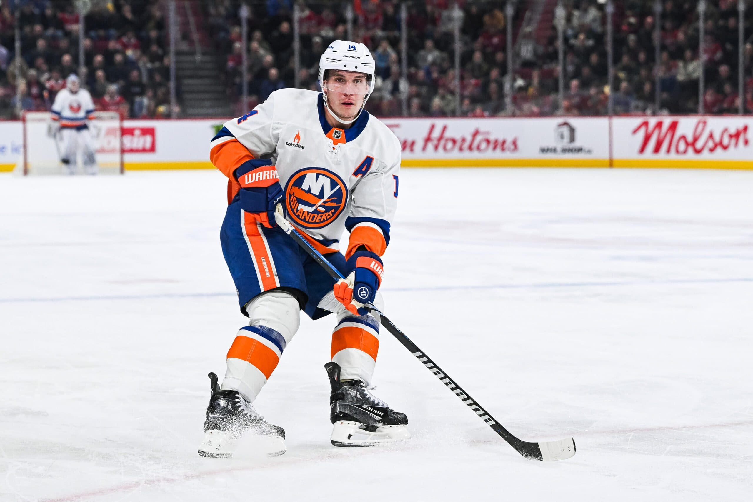 Islanders’ Bo Horvat day-to-day with lower-body injury