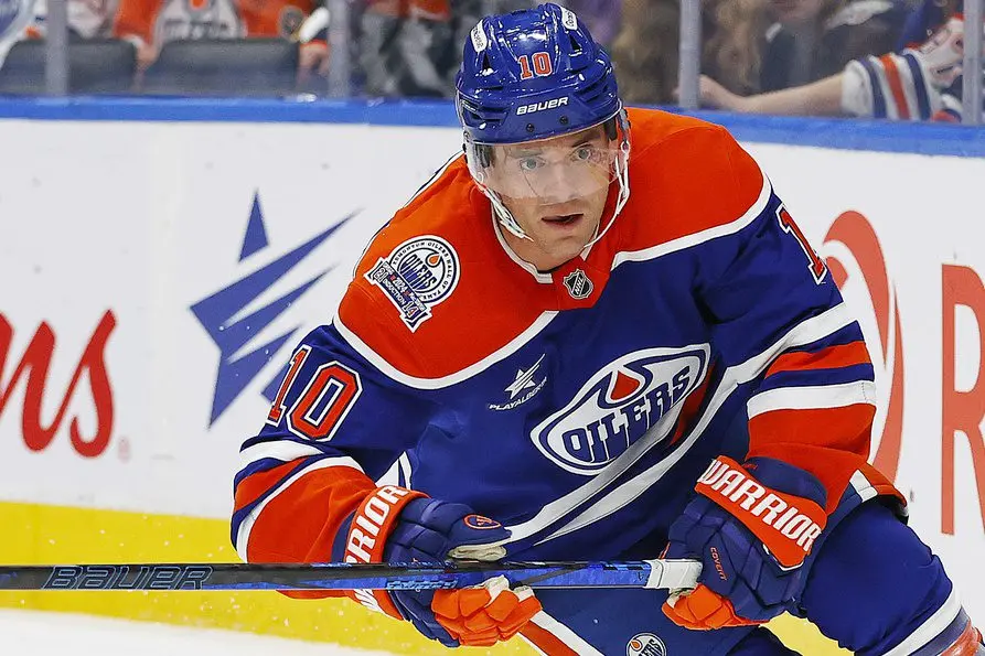 Edmonton Oilers forward Derek Ryan (10) chases a loose puck against the Pittsburgh Penguins at Rogers Place.