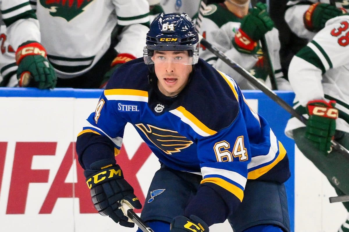 Blues sign Corey Schueneman to one-year extension