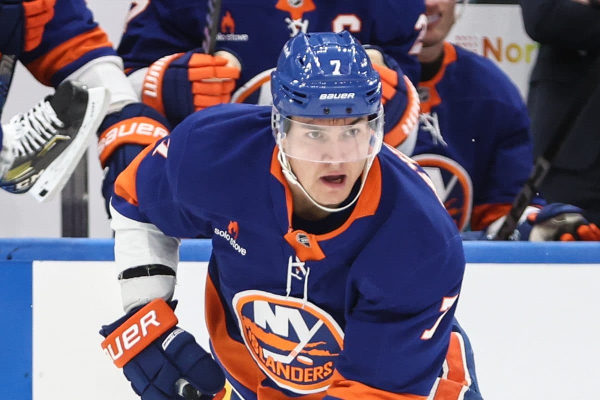 Islanders’ Maxim Tsyplakov suspended three games for illegal check to the head on Flyers’ Ryan Poehling