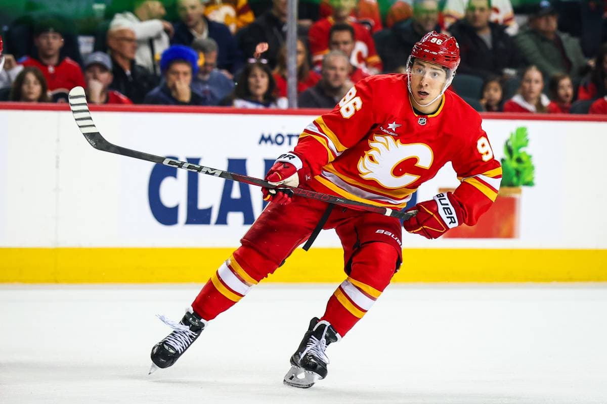 Flyers acquire Kuzmenko, Pelletier, draft picks from Flames for Farabee, Frost