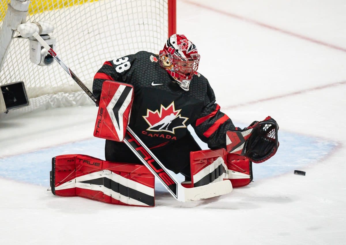 Team Canada goaltender Emerance Maschmeyer