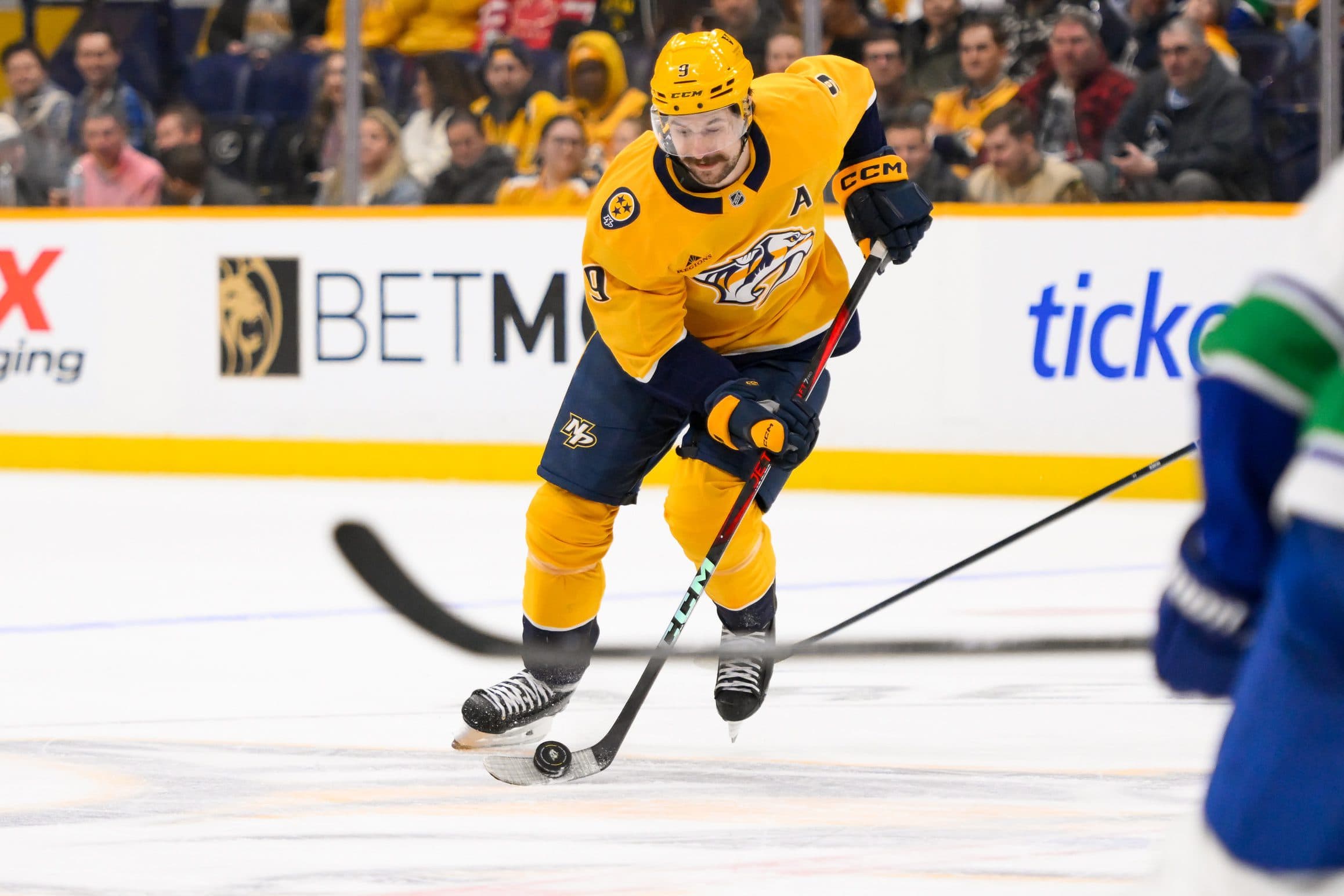 Nashville Predators left wing Filip Forsberg (9) skates with the puck during the first period at Bridgestone Arena.