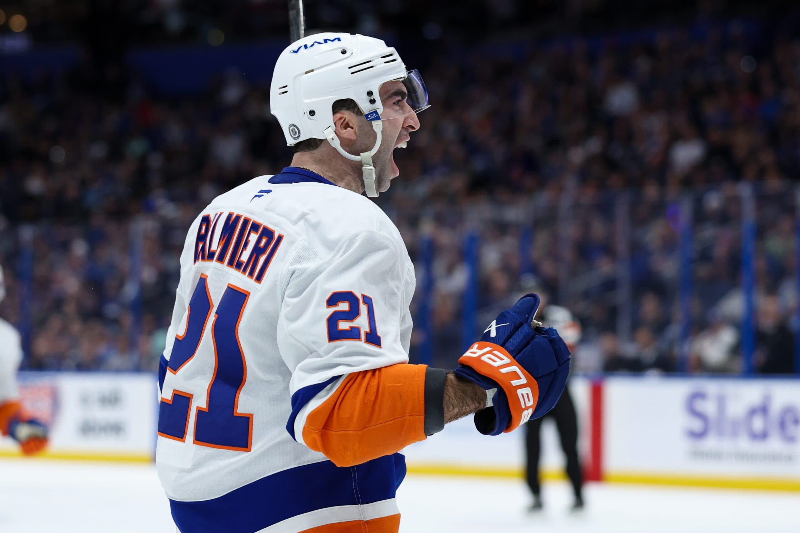 New York Islanders right winger Kyle Palmieri