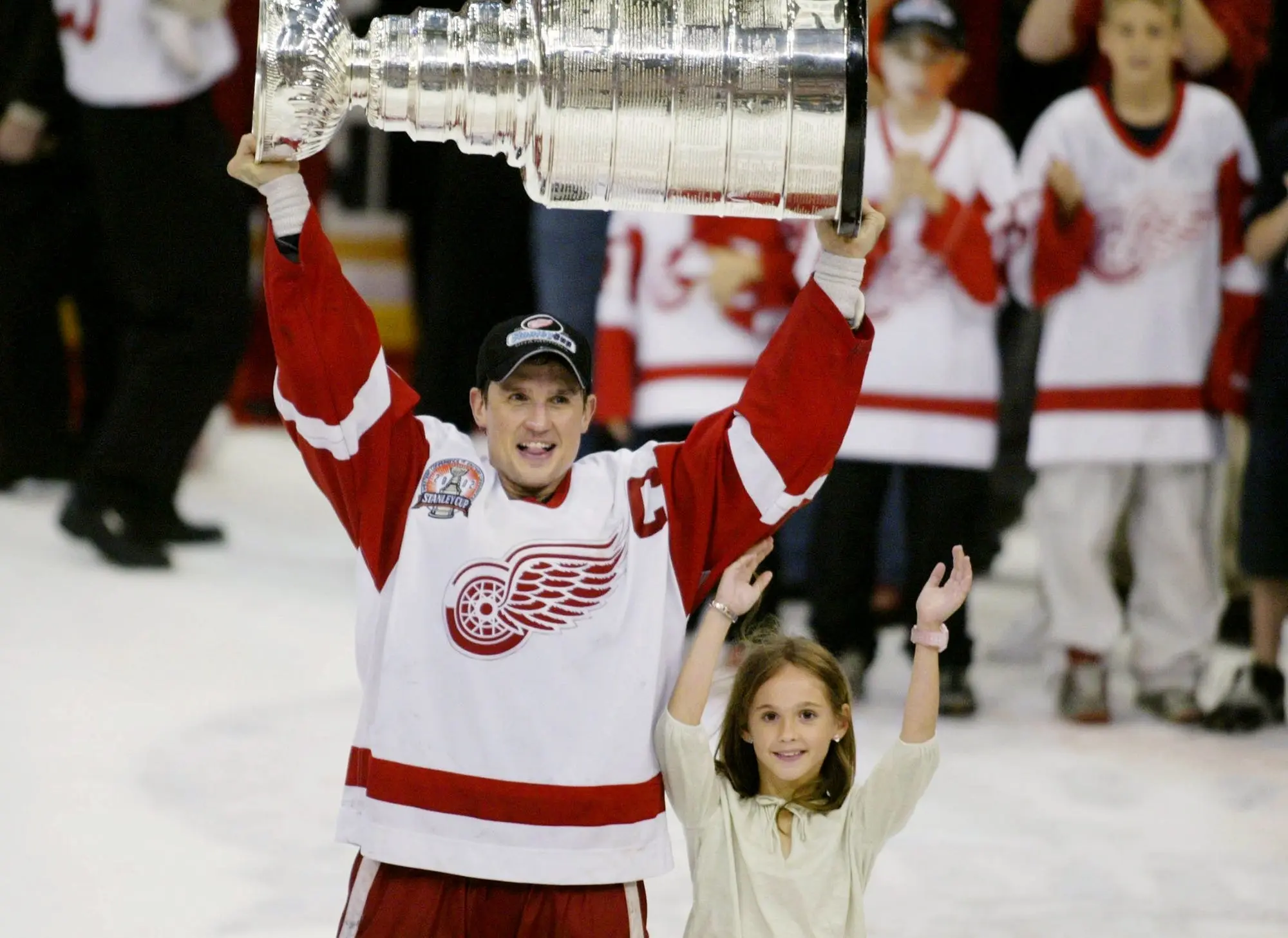 Steve Yzerman, Nicklas Lidstrom highlight Red Wings’ NHL quarter-century team