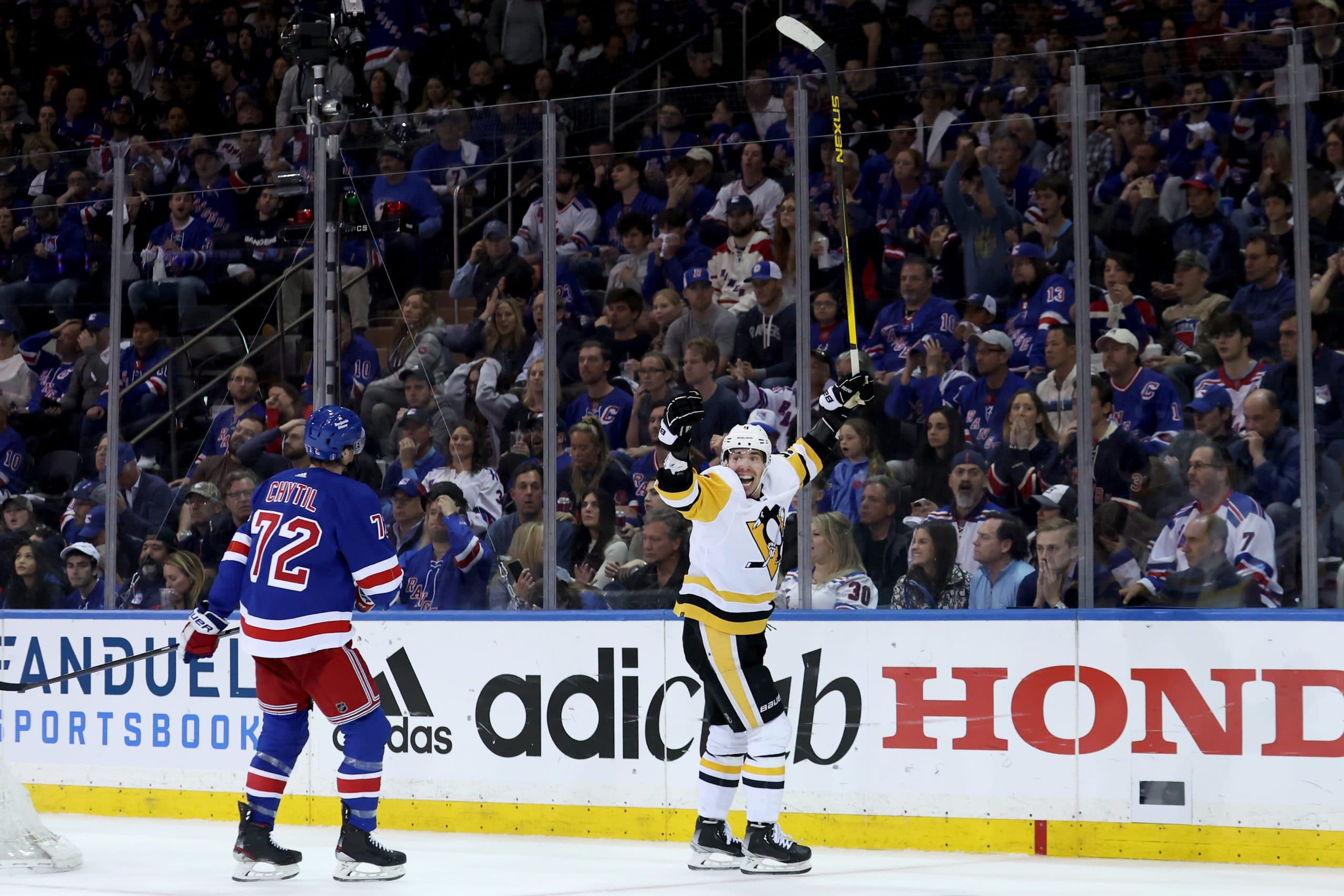 Colorado Avalanche sign Evan Rodrigues to one-year, $2-million contract