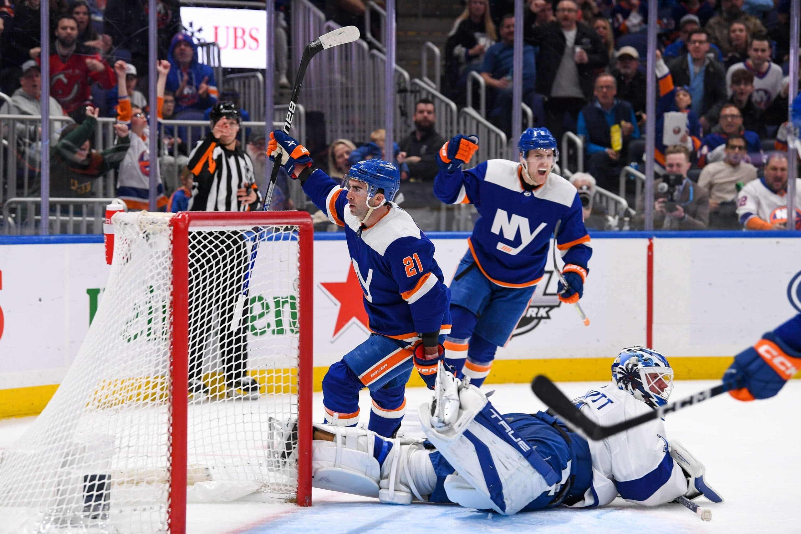 Pittsburgh Penguins, New York Islanders keeping the wild-card race interesting