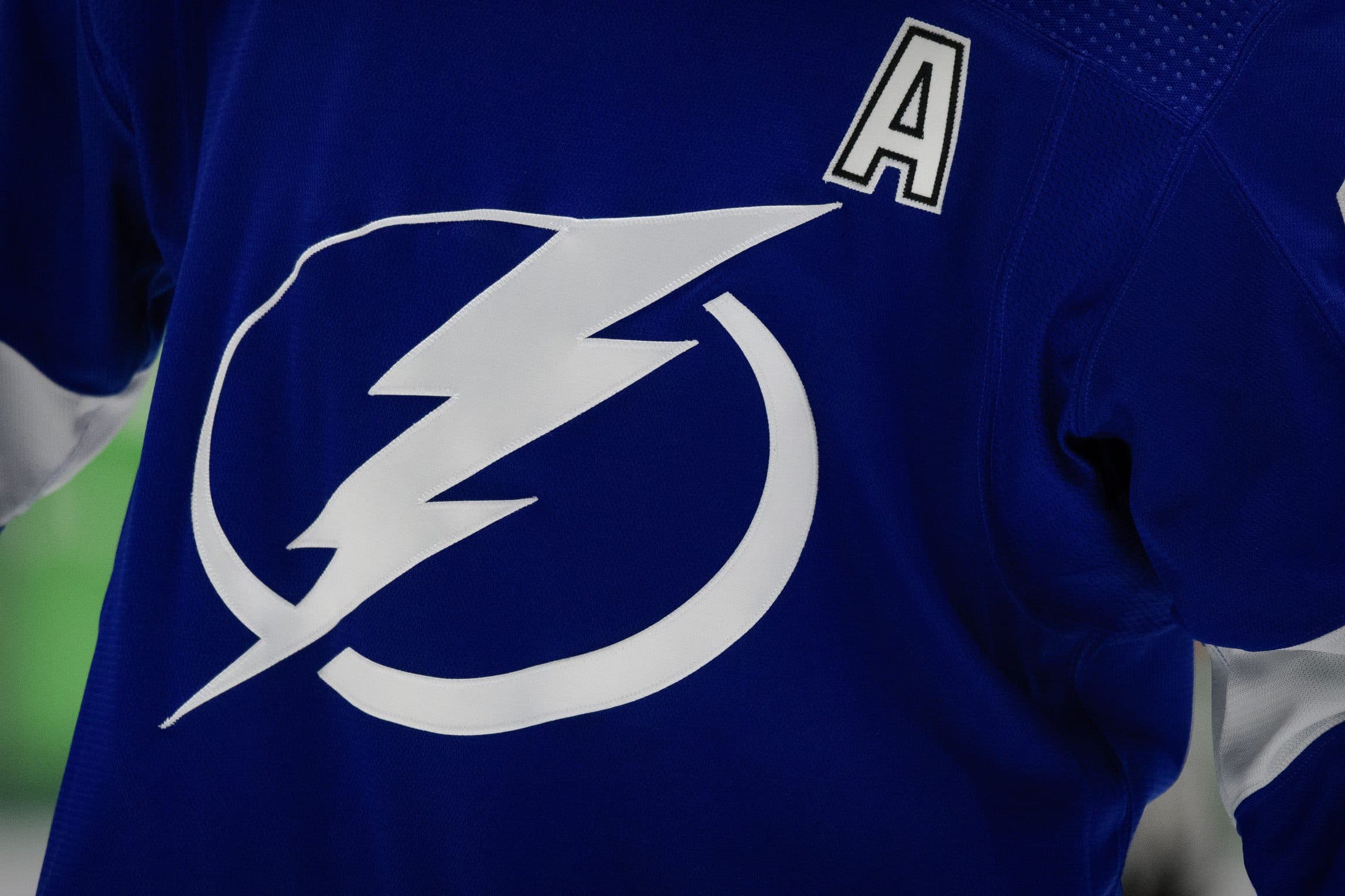 Lightning re-sign Declan Carlile to two-year, two-way contract