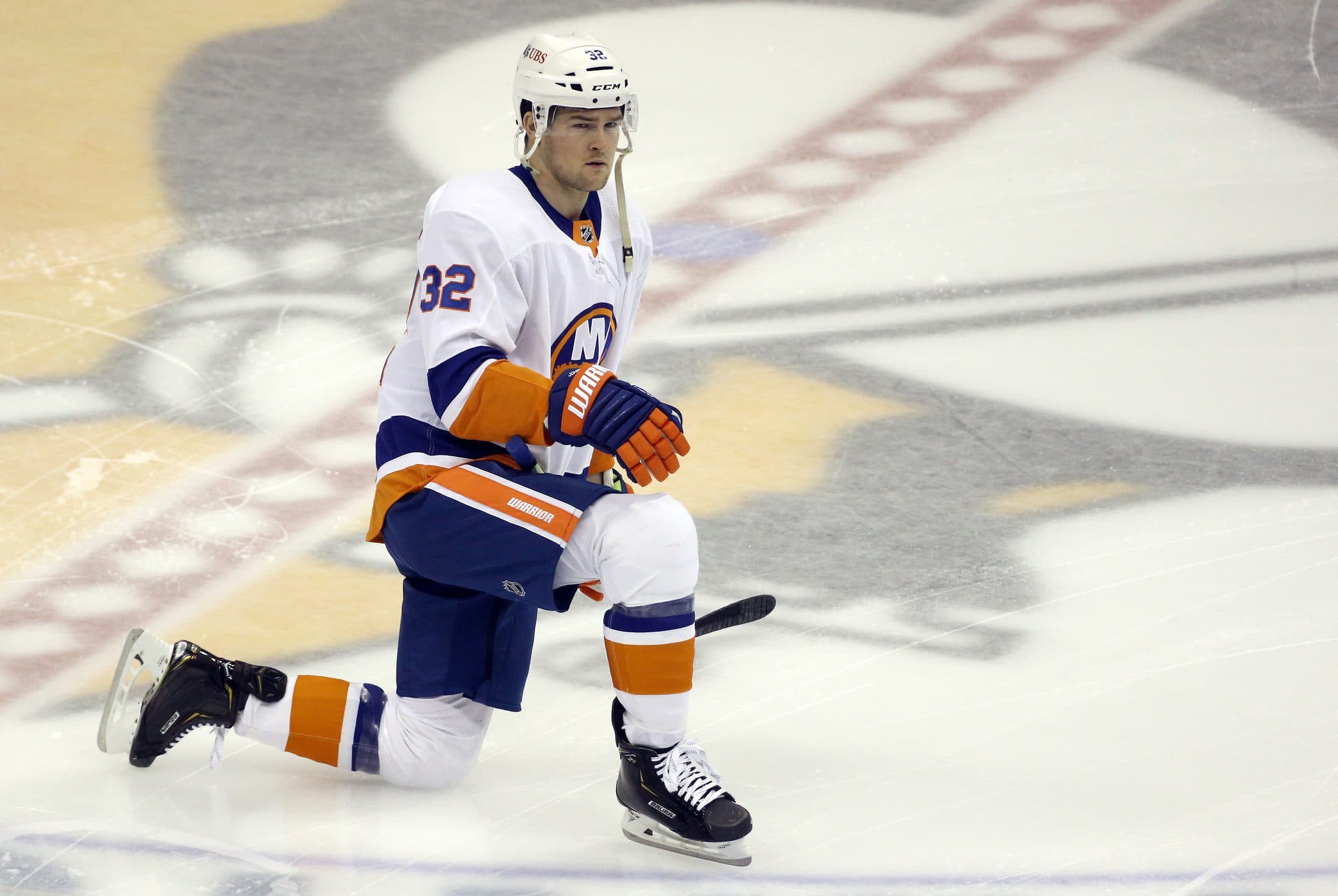 Anaheim Ducks claim forward Ross Johnston off waivers