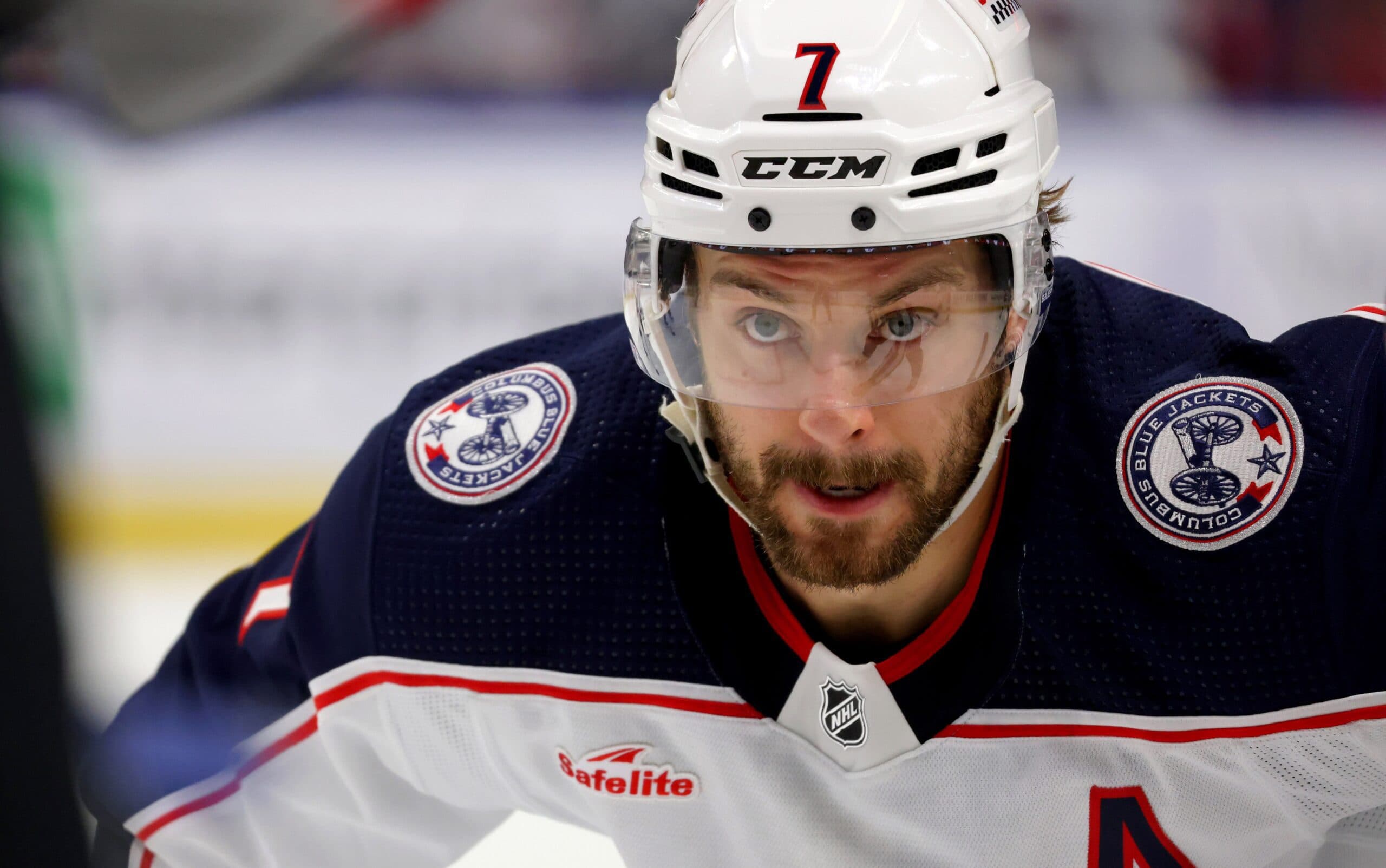 Columbus Blue Jackets’ Sean Kuraly leaves game vs. Maple Leafs early after nearly needing medical attention