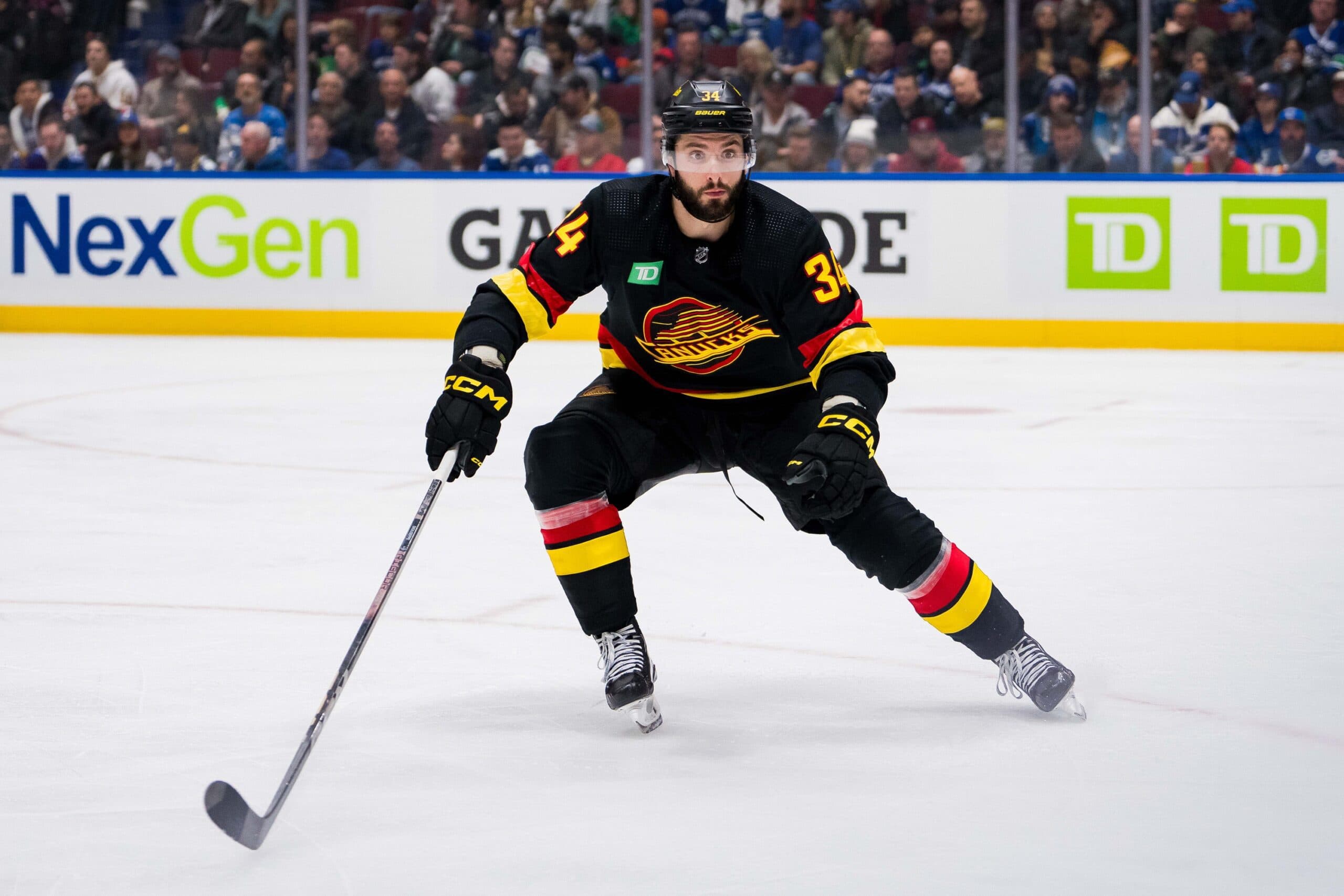 Vancouver Canucks’ Phillip Di Giuseppe leaves game vs. Senators early with injury