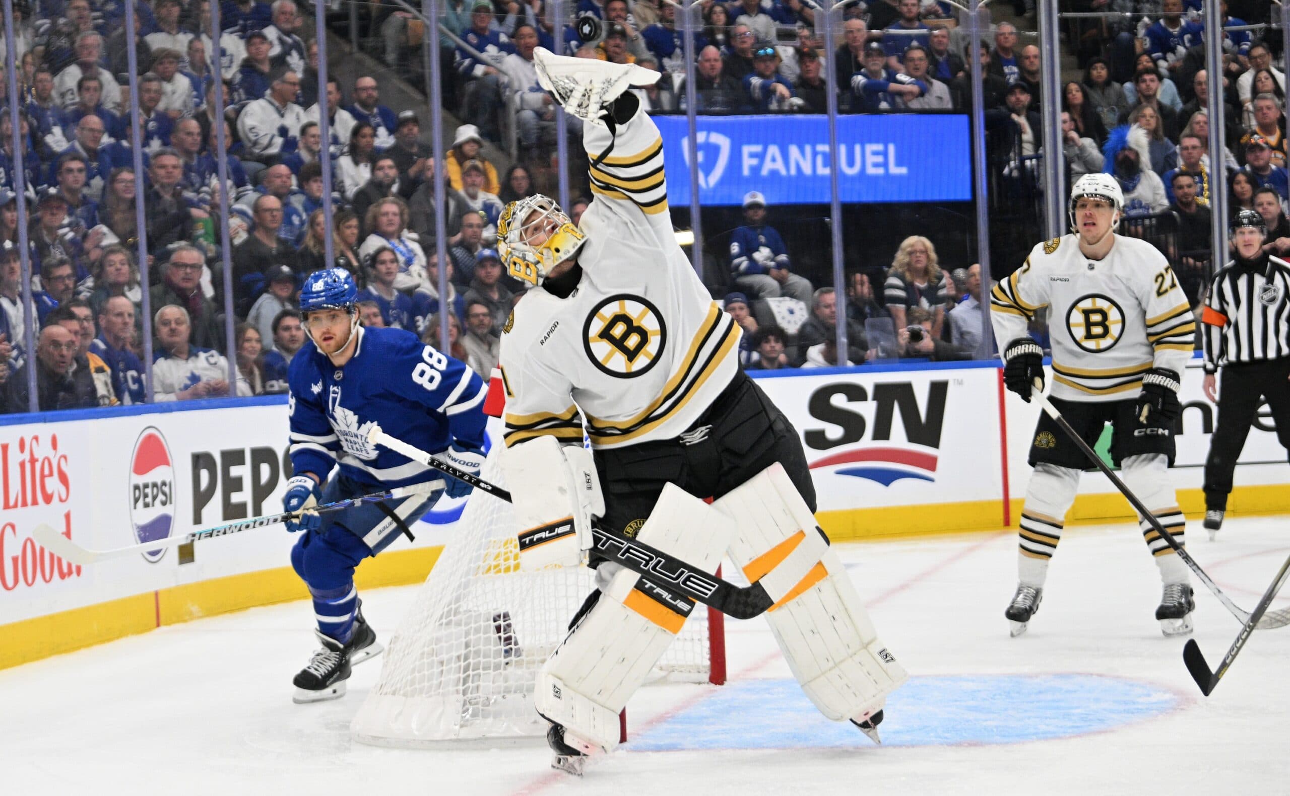 Source: Bruins’ actual offer to Jeremy Swayman was eight years at $7.8 million AAV