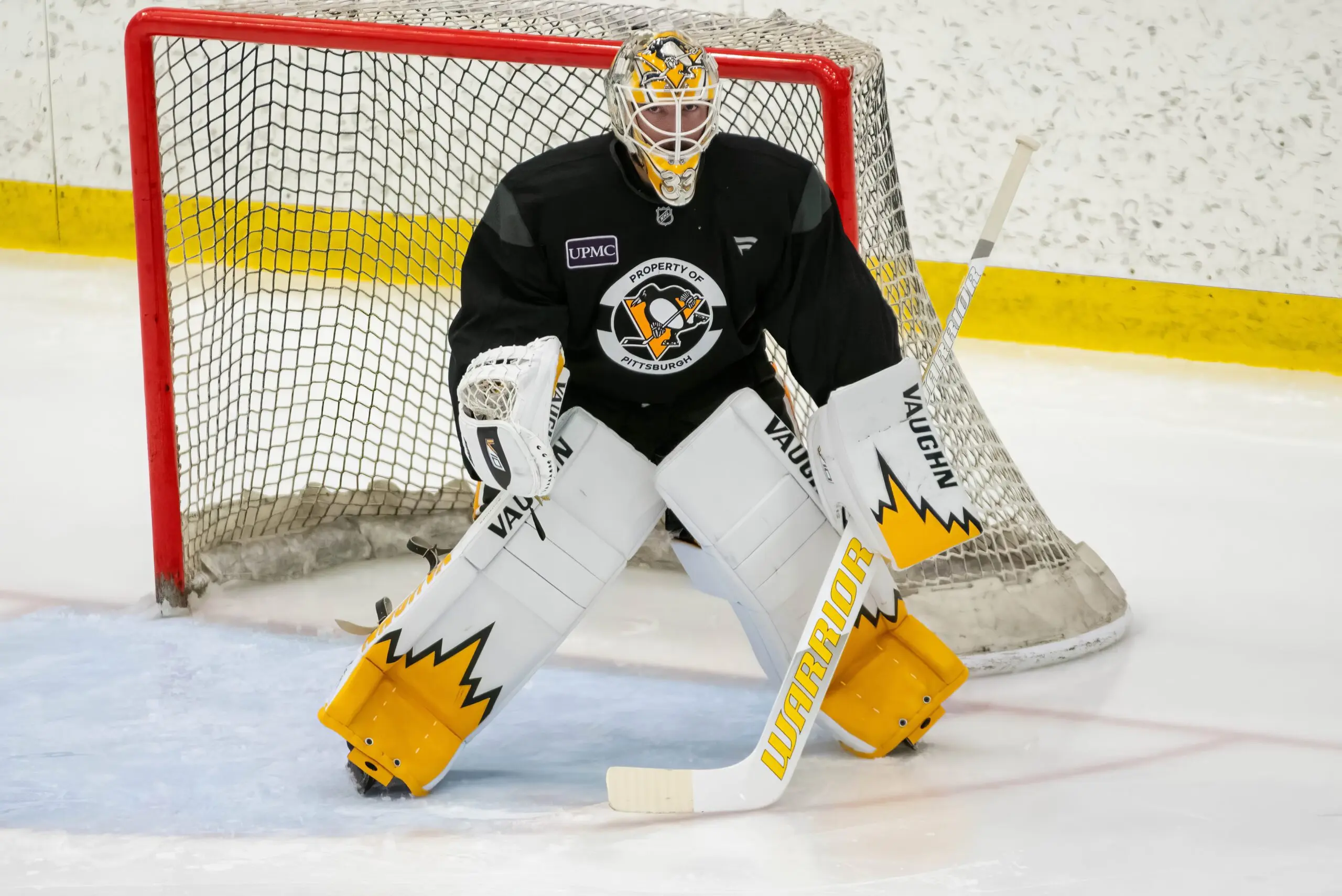 Penguins sign Taylor Gauthier to one-year contract