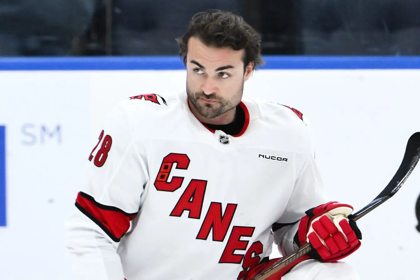 Carolina Hurricanes left wing William Carrier (28) warms up before a game against the New York Islanders at UBS Arena.