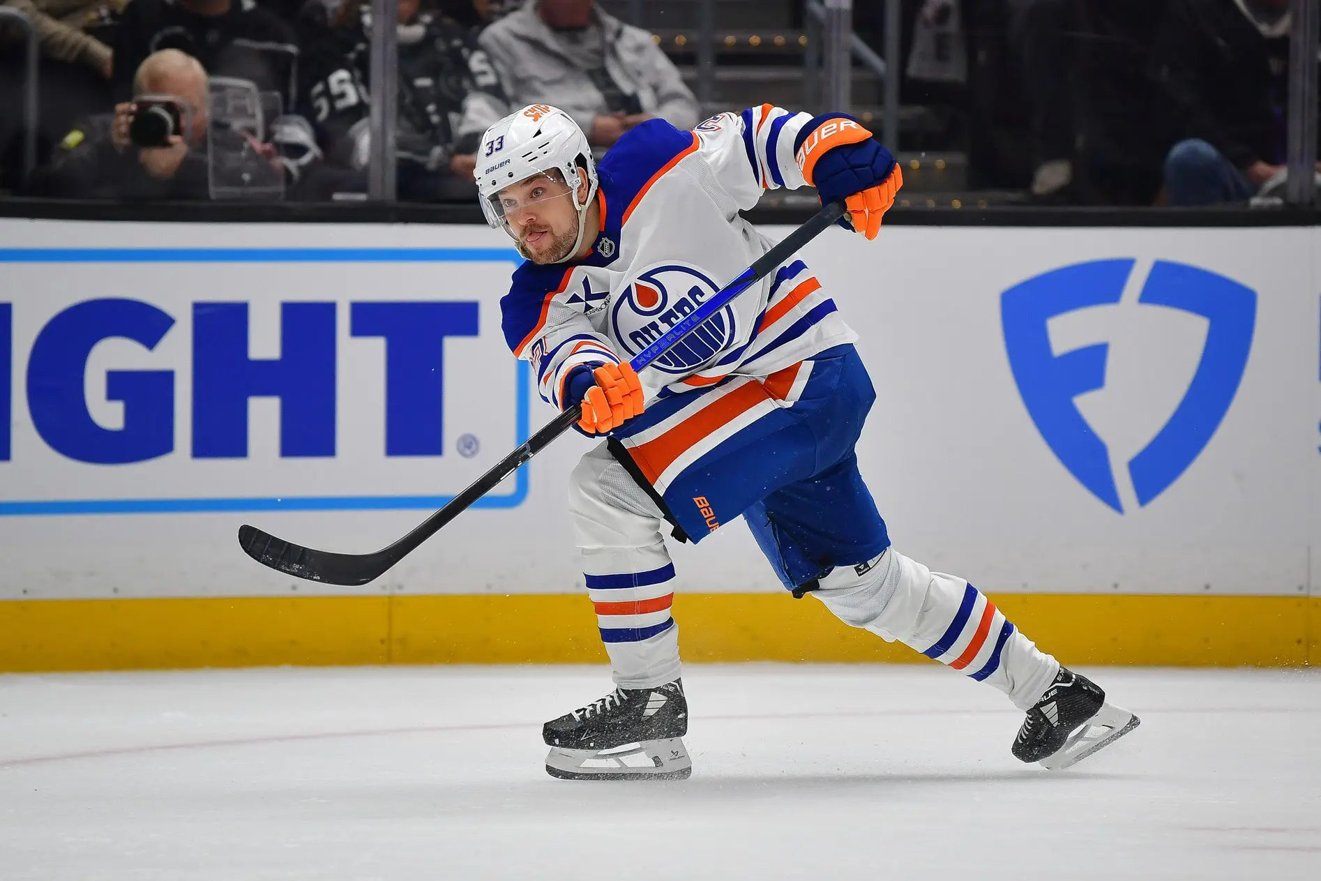 Edmonton Oilers left wing Viktor Arvidsson (33) shoots on goal against the Los Angeles Kings during the third period at Crypto.com Arena.