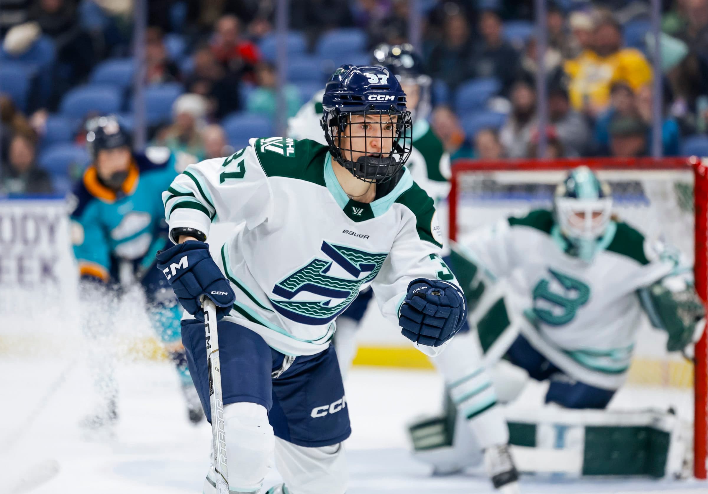 Fleet sign Jill Saulnier, Theresa Schafzahl to one-year contracts