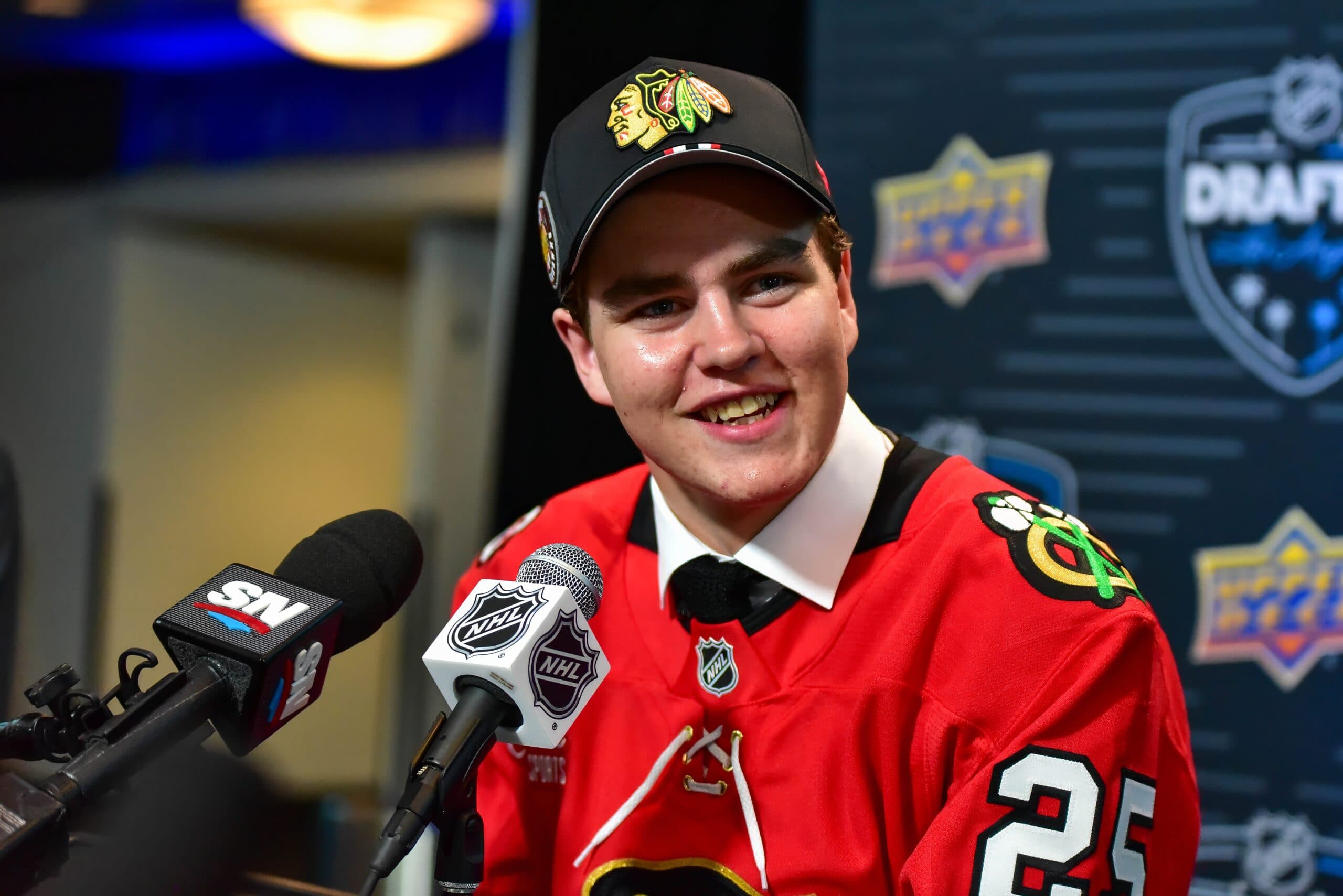 What are the Blackhawks getting in hockey’s top prospect, Anton Frondell?