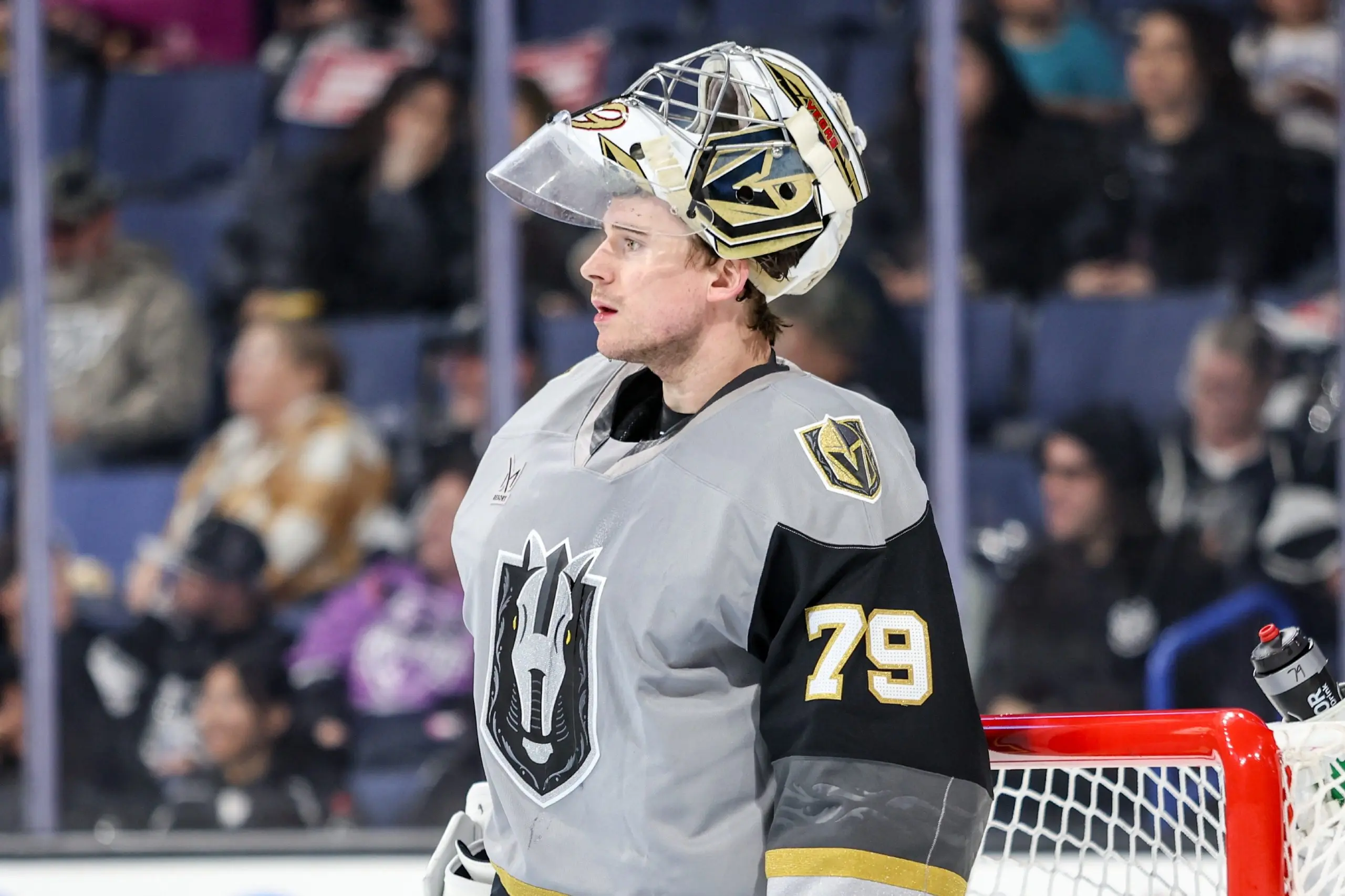 Golden Knights’ Carter Hart leaves game vs. Blue Jackets with lower-body injury